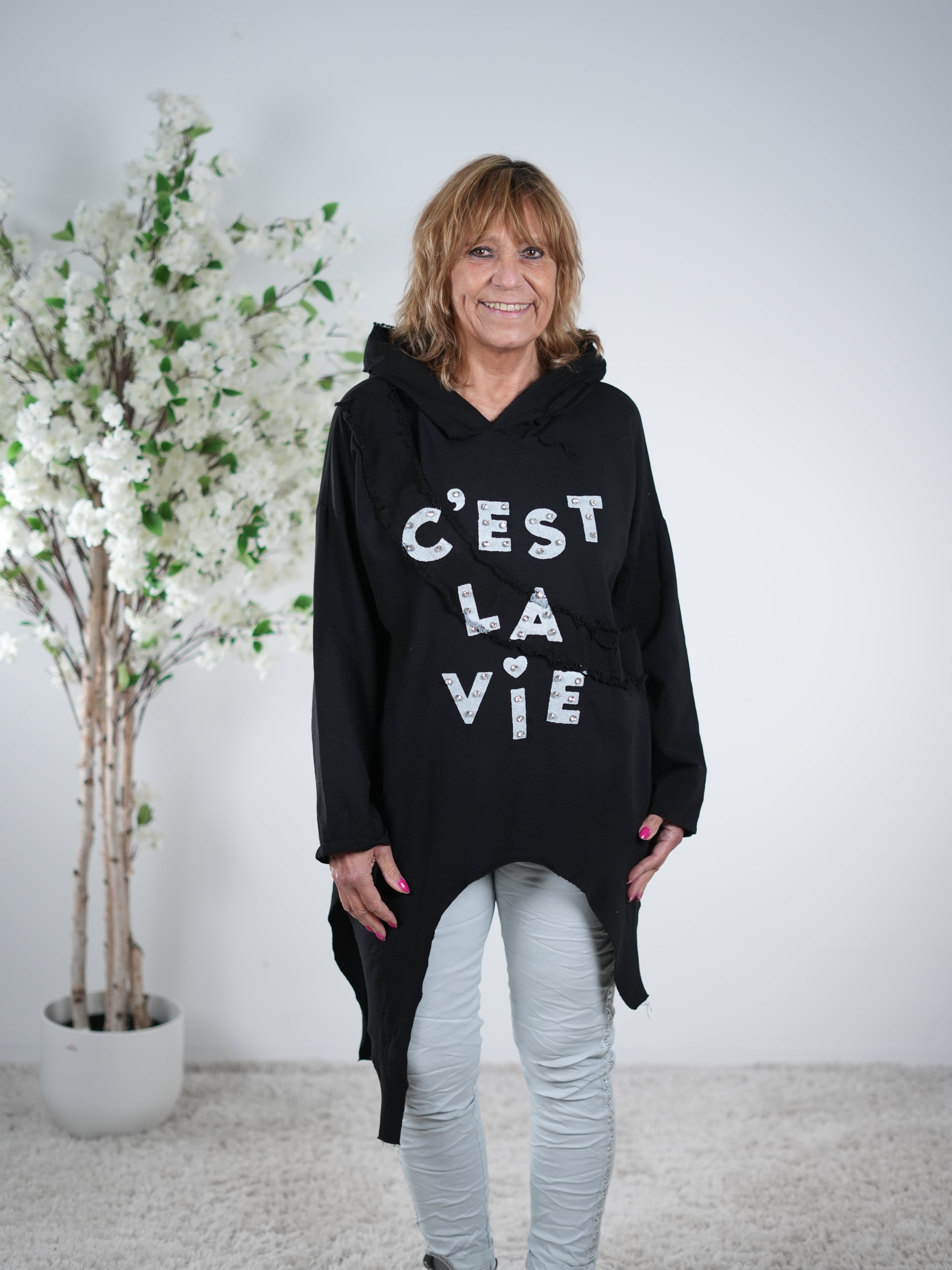 asymmetrischer Pulli mit ausgefransten Abschlüssen und Nieten One Size (ca Größe 40 "oversize"-44) Schwarz