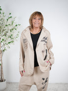 ausgefallener Sweaty Blazer mit Skull Motiv One Size (ca Größe 40-44) Beige