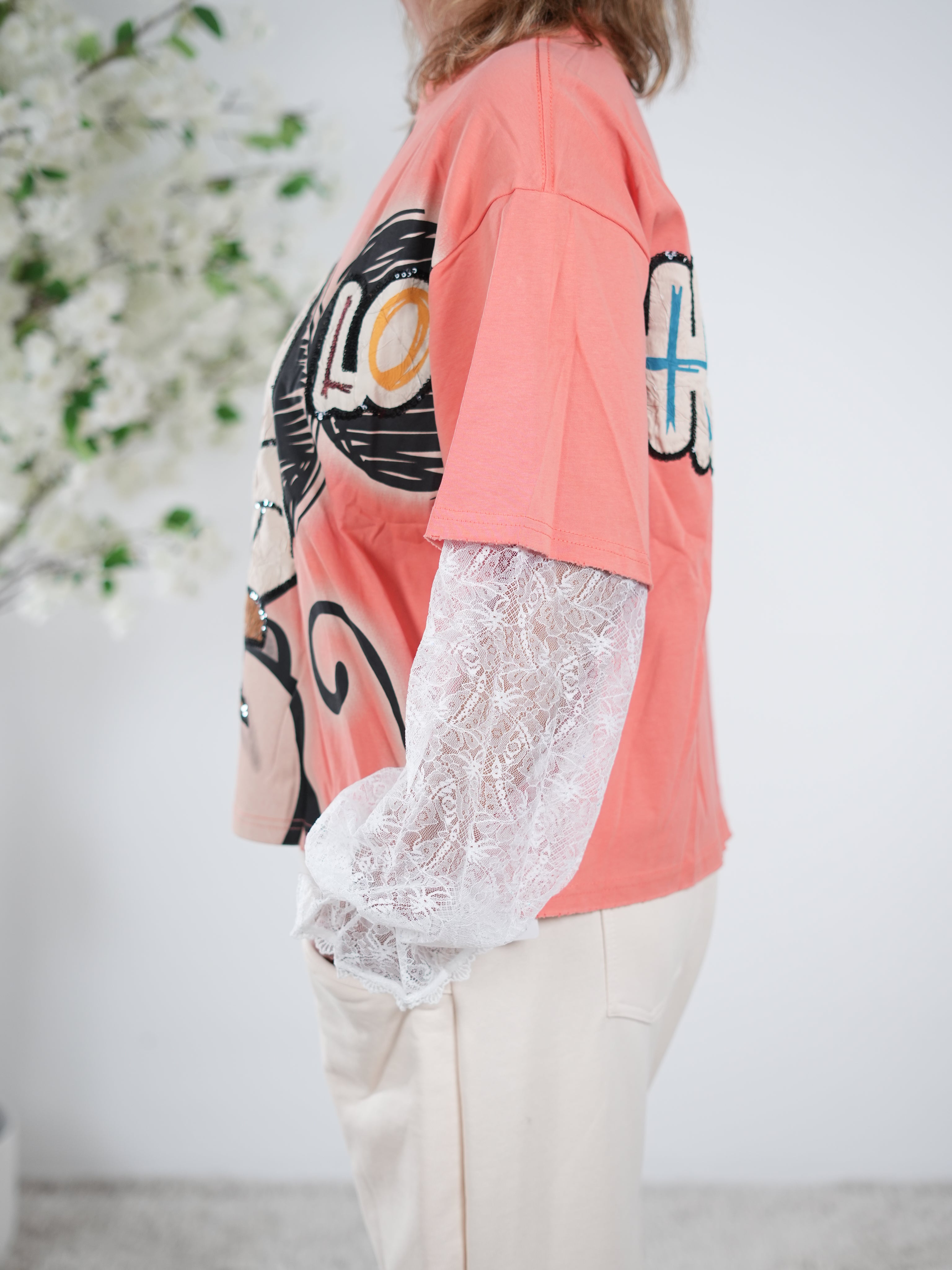 Ausgefallenes Shirt mit Ärmeln aus Spitze