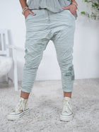 Baggy mit Häkeleinsatz am Beinabschluss