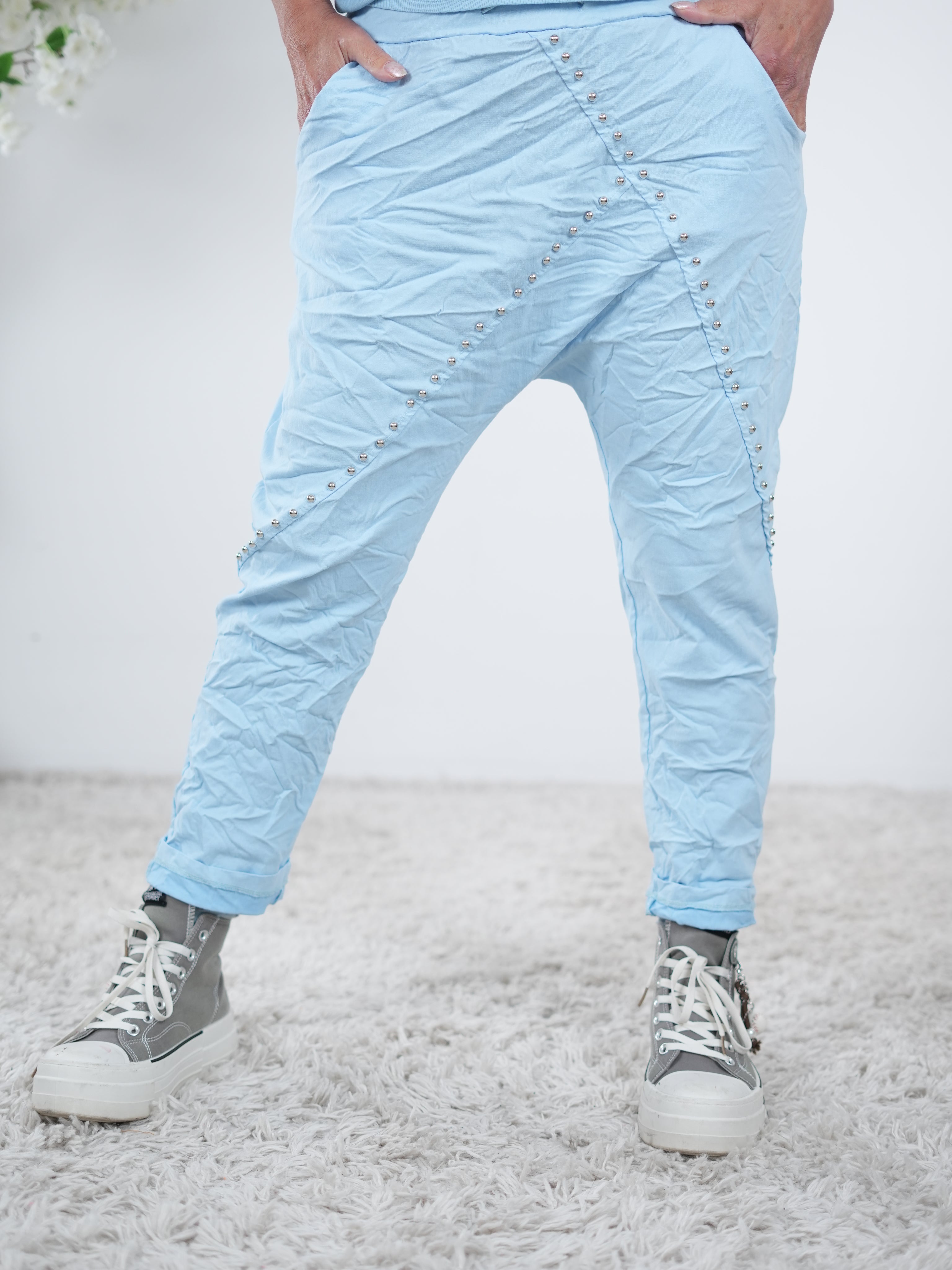 Baggy mit Nieten verziert One Size (ca Gr. 40-44) Blau