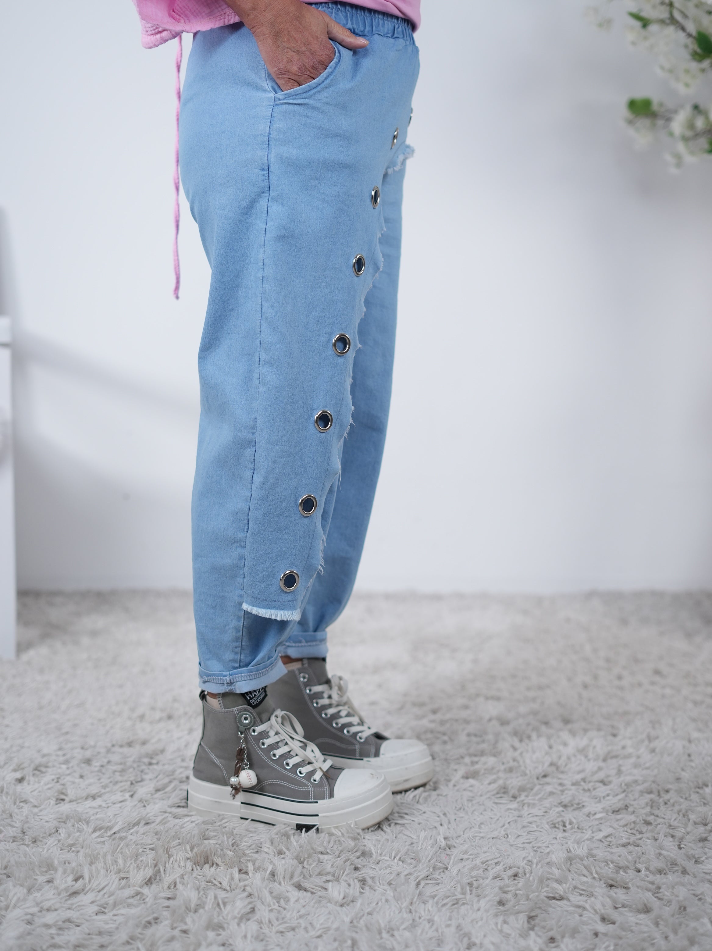 Baggy mit Ösen in Blau