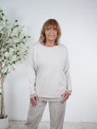 Basic Shirt mit Rundhalsausschnitt und Spitze am Abschluss One Size (ca Größe 38-42) Beige