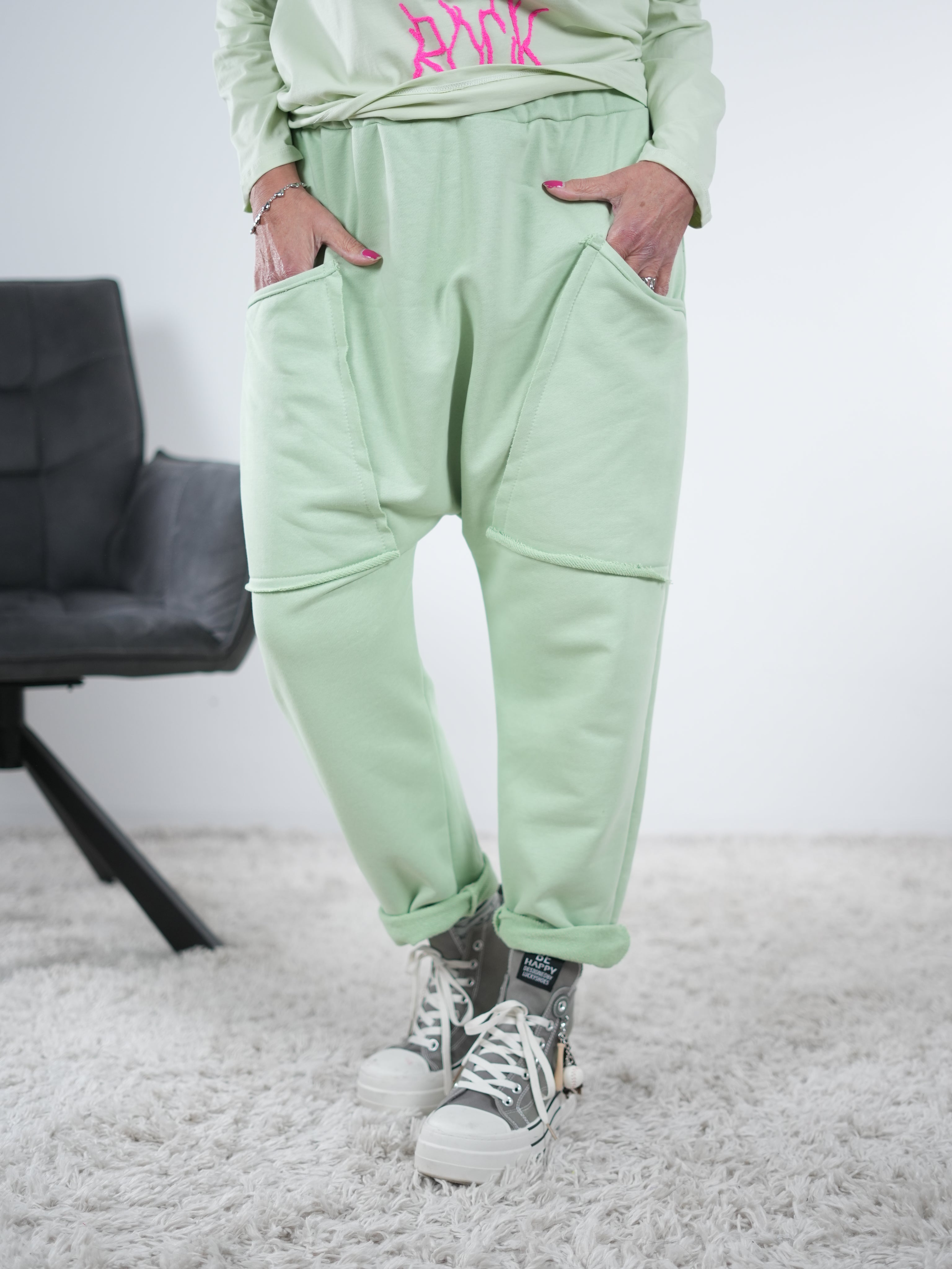 bequeme Baggy mit großen aufgesetzten Taschen One Size (ca Größe 40-44) Grün