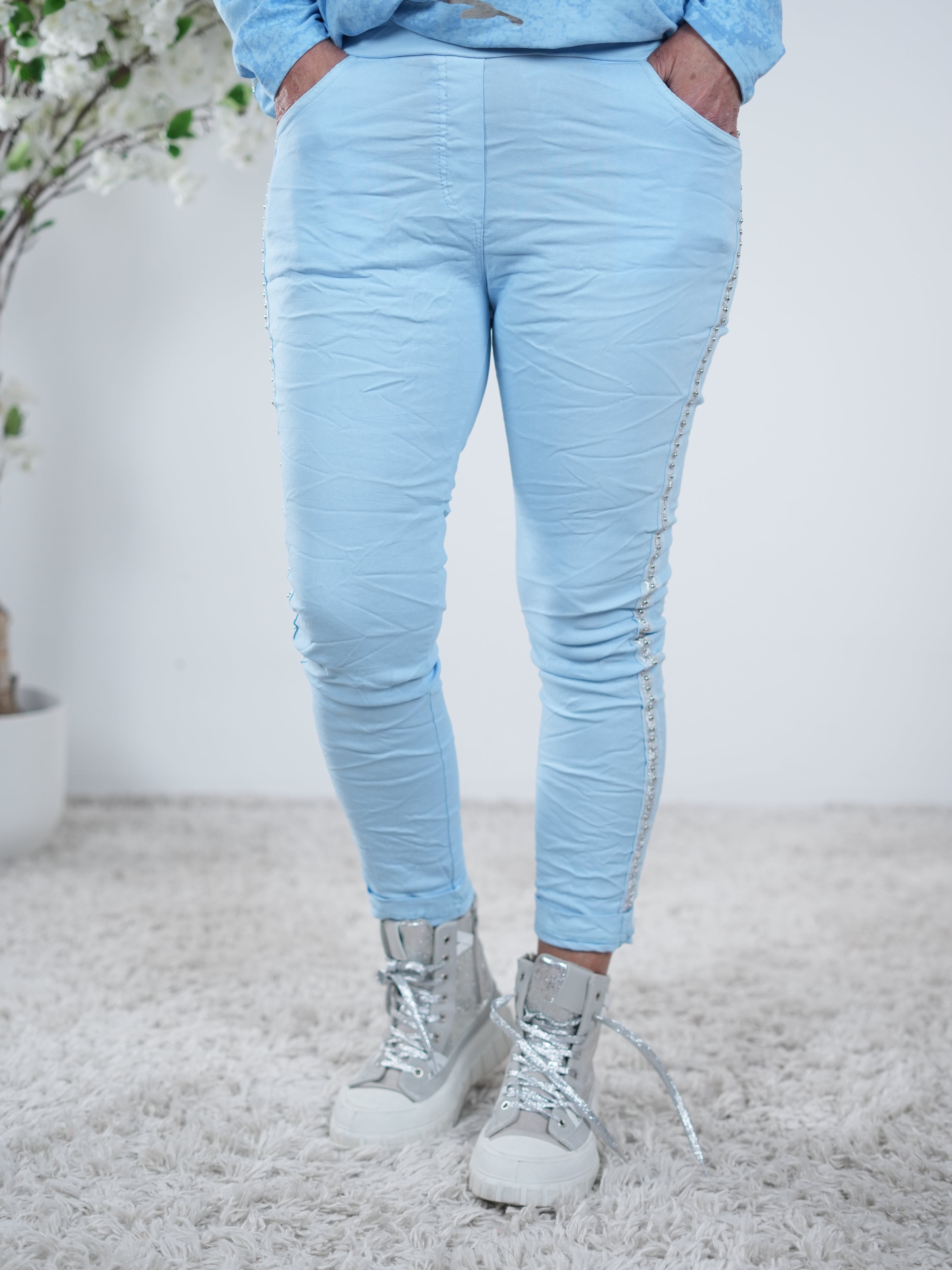 bequeme Jogpant mit Nieten verziert One Size (ca Gr. 38-42 44) Blau