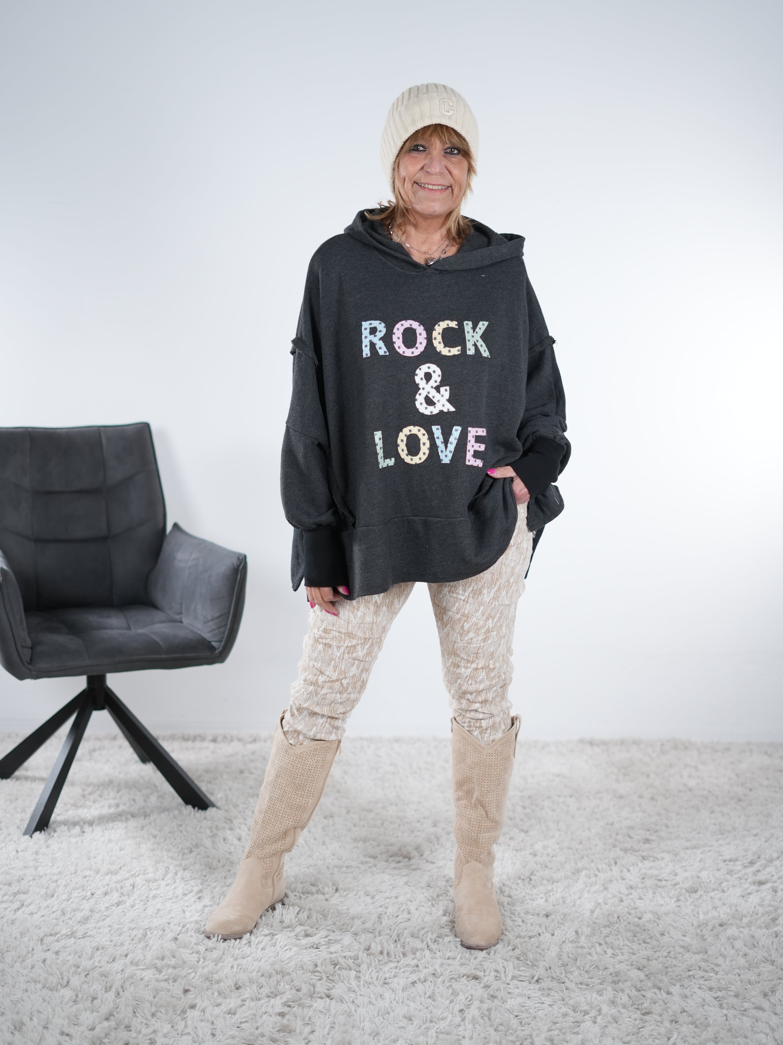 bequemer oversized Hoody mit "Rock and Love" Schriftzug One Size (ca Größe 40 "oversize"-46) Anthrazit