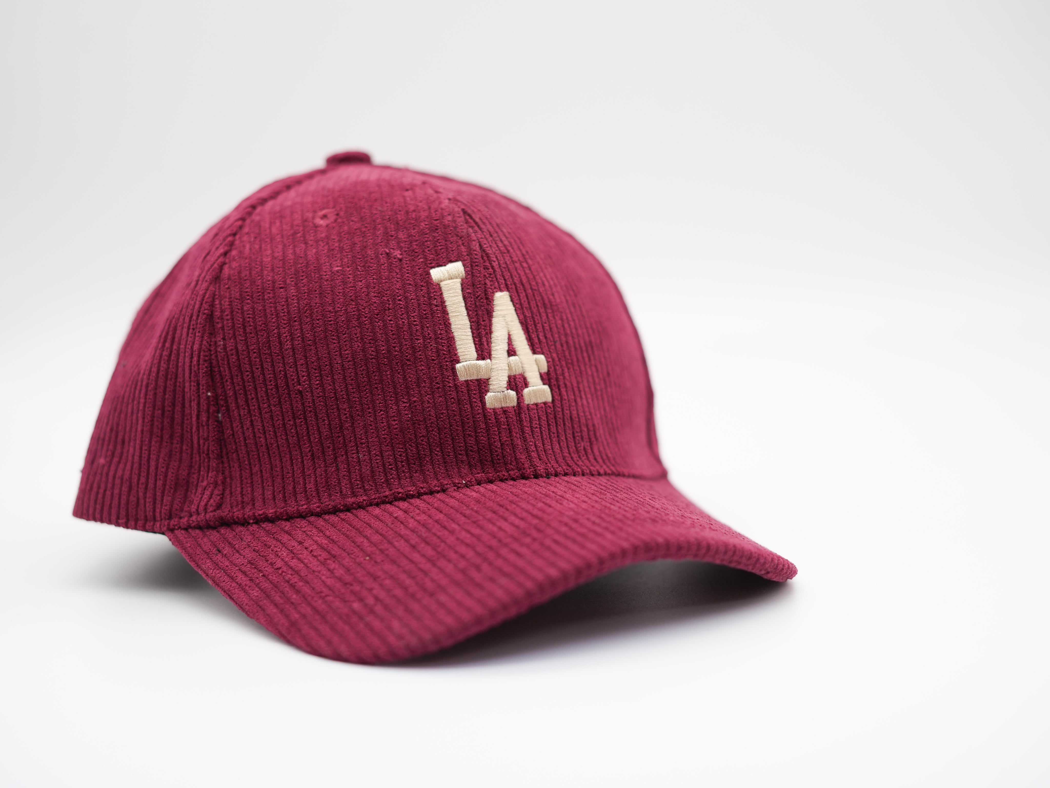 Cap aus Cord mit "LA" Bestickung