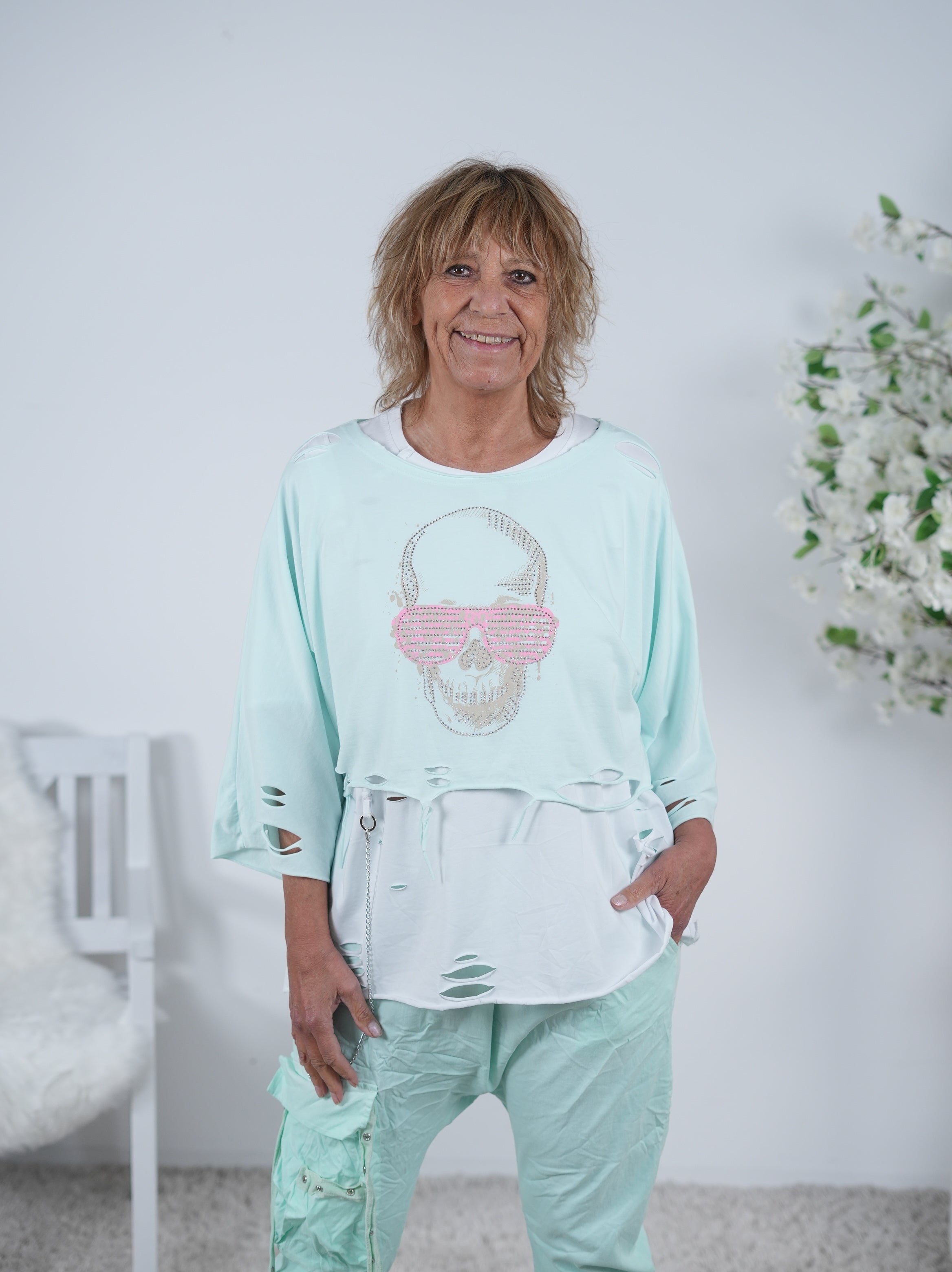 Crop Shirt mit Totenkopf Print und Strasssteinen Einheitsgröße (ca Gr. 38 "oversize"-42) Türkis