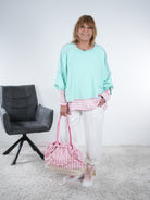 Crop Sweaty mit bunten Außennähten