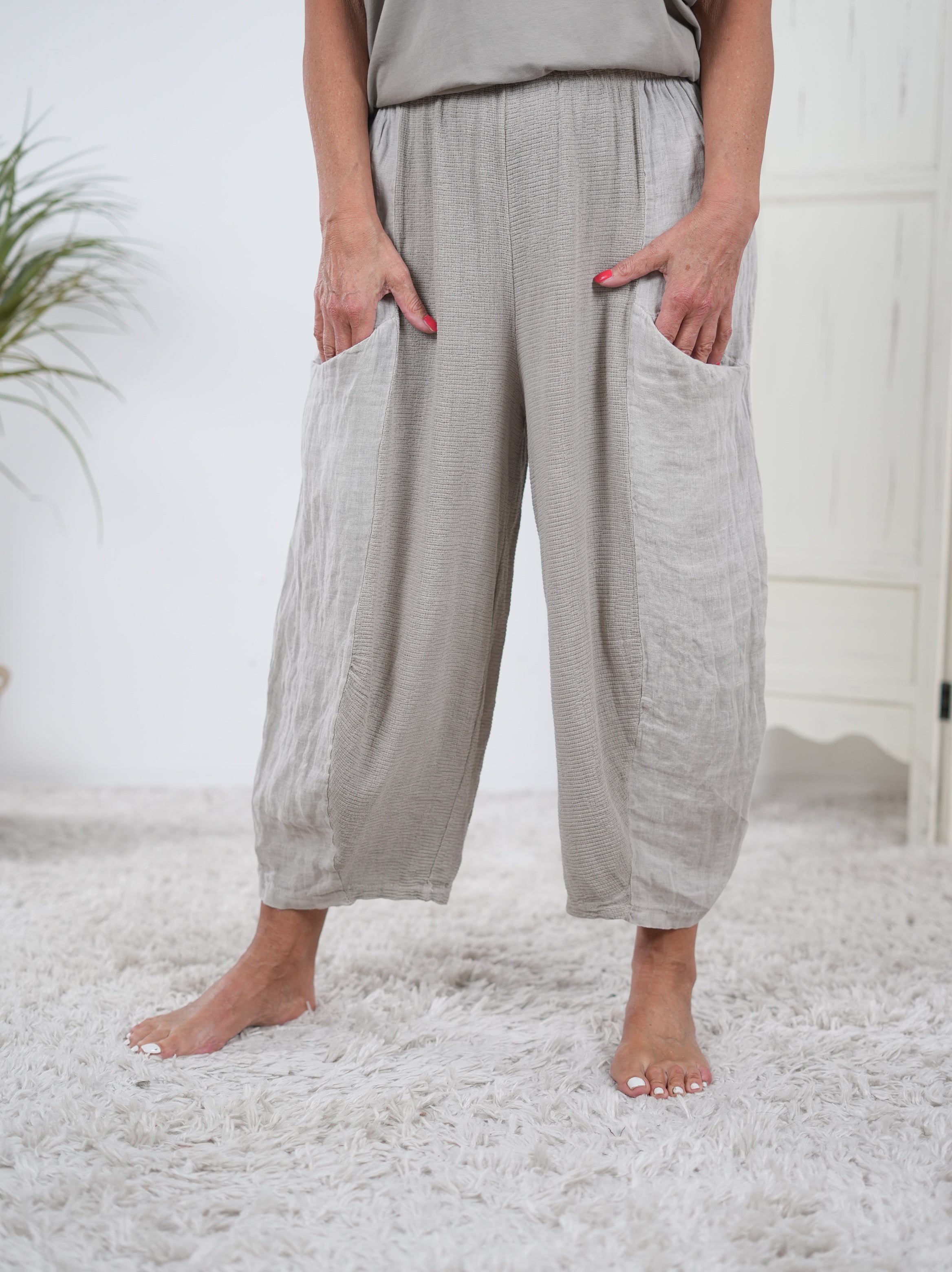 Culotte Hose mit großen Eingriffstaschen und Gummizug Taupe