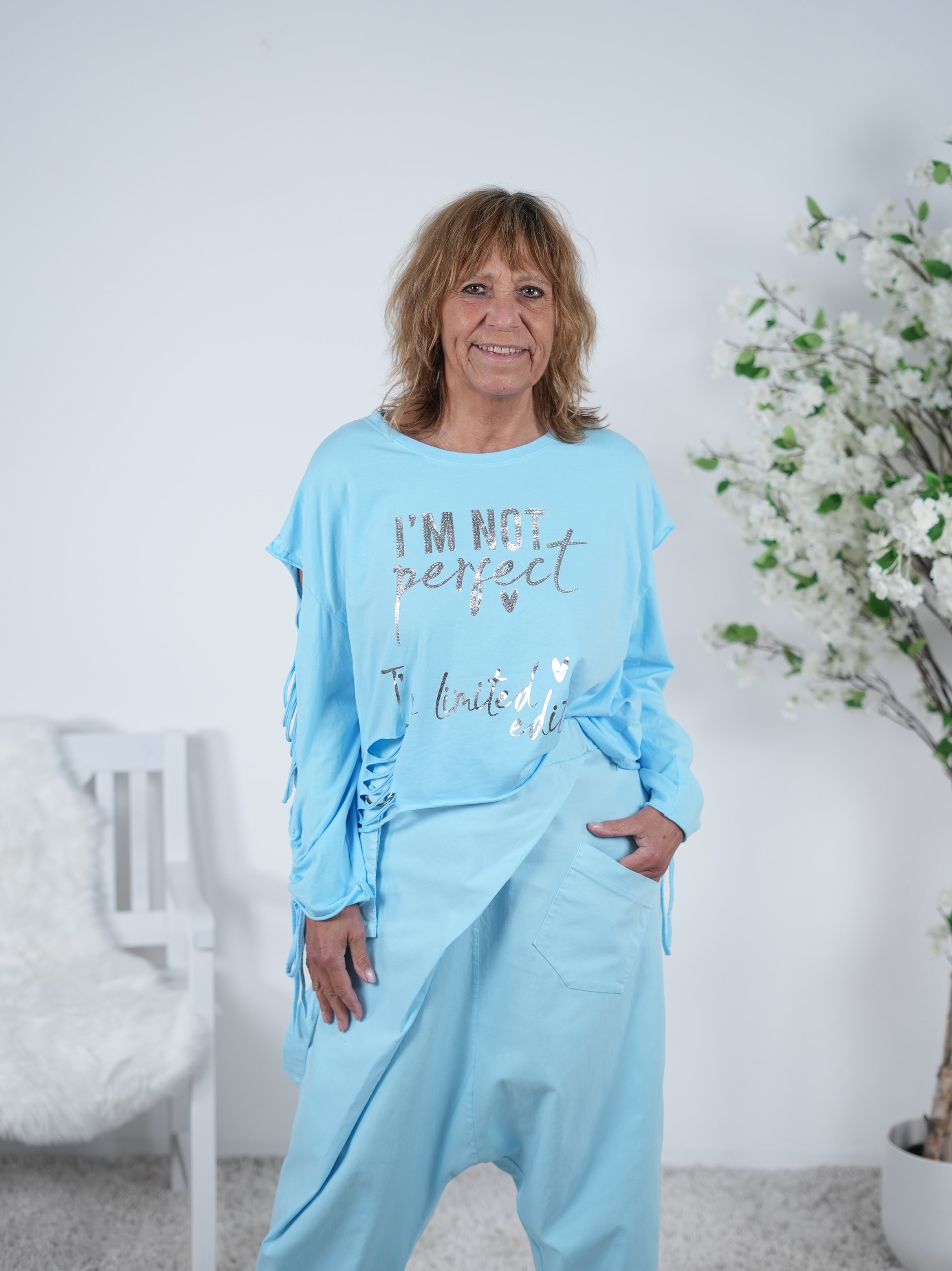 destroyed Shirt mit markantem Schriftzug Einheitsgröße (ca Gr. 38 "oversize"-42) Blau