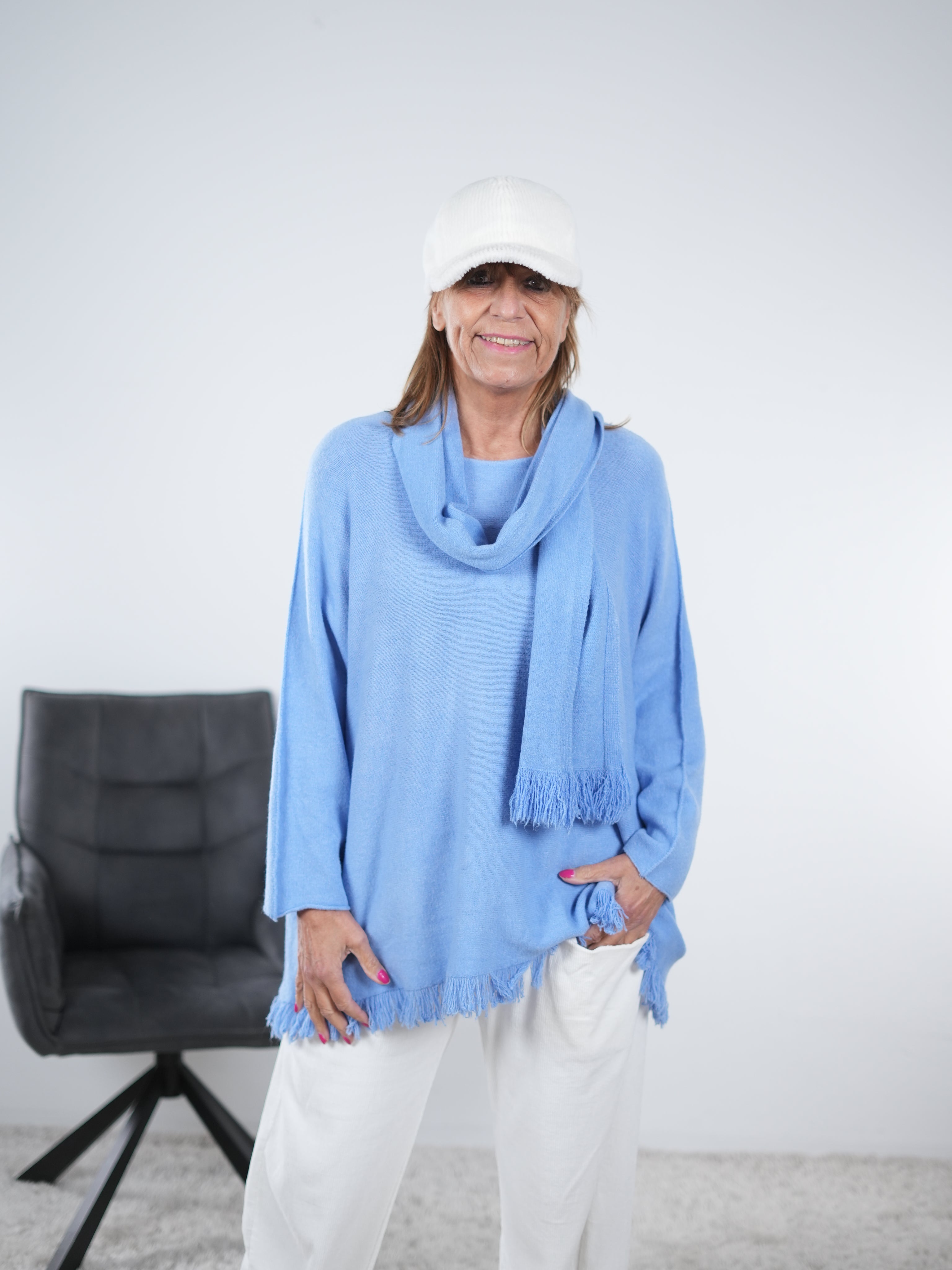 Feinstrick Pulli aus Viskose mit Schal One Size (ca Gr. 38 "oversize"-44) Blau