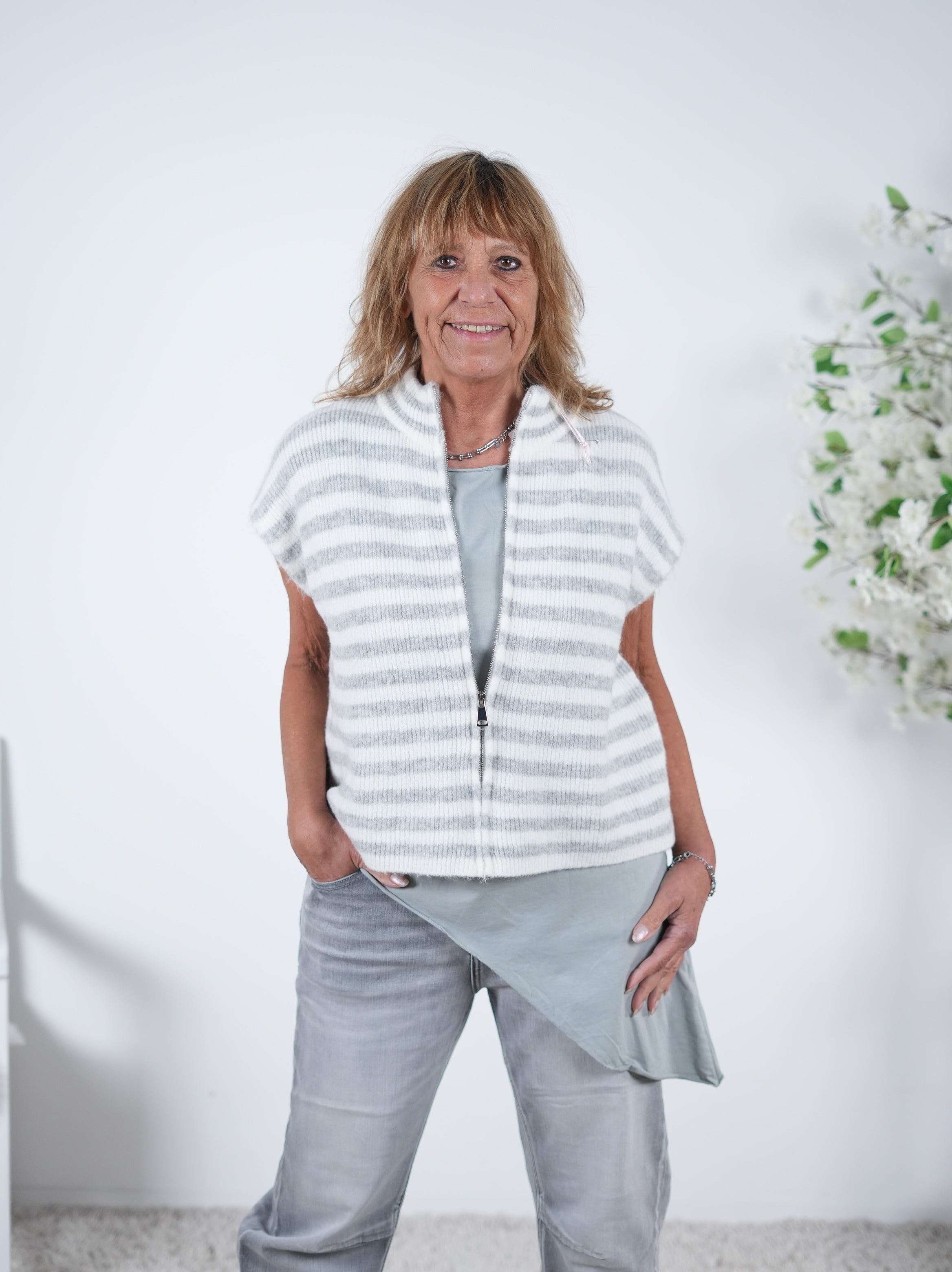 Gestreifte Strick-Weste mit Reißverschluss One Size (ca Gr. 38-42 44) Grau