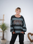 gestreiftes oversize Sweaty mit Außennähten Schwarz