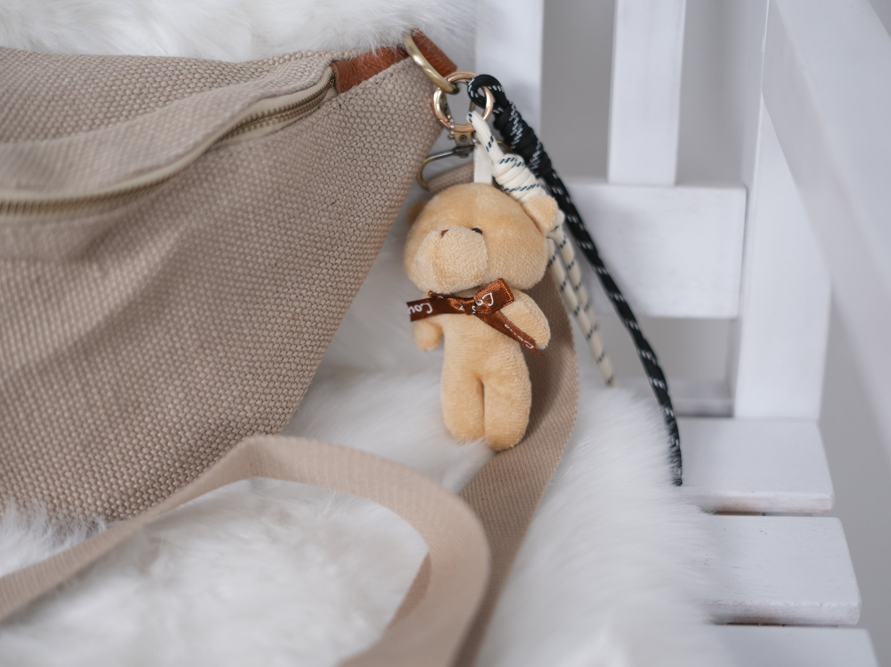 Große Crossbag mit Plüschtier