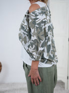 Hingucker Bluse im ausgefallenem Schnitt in Camouflage