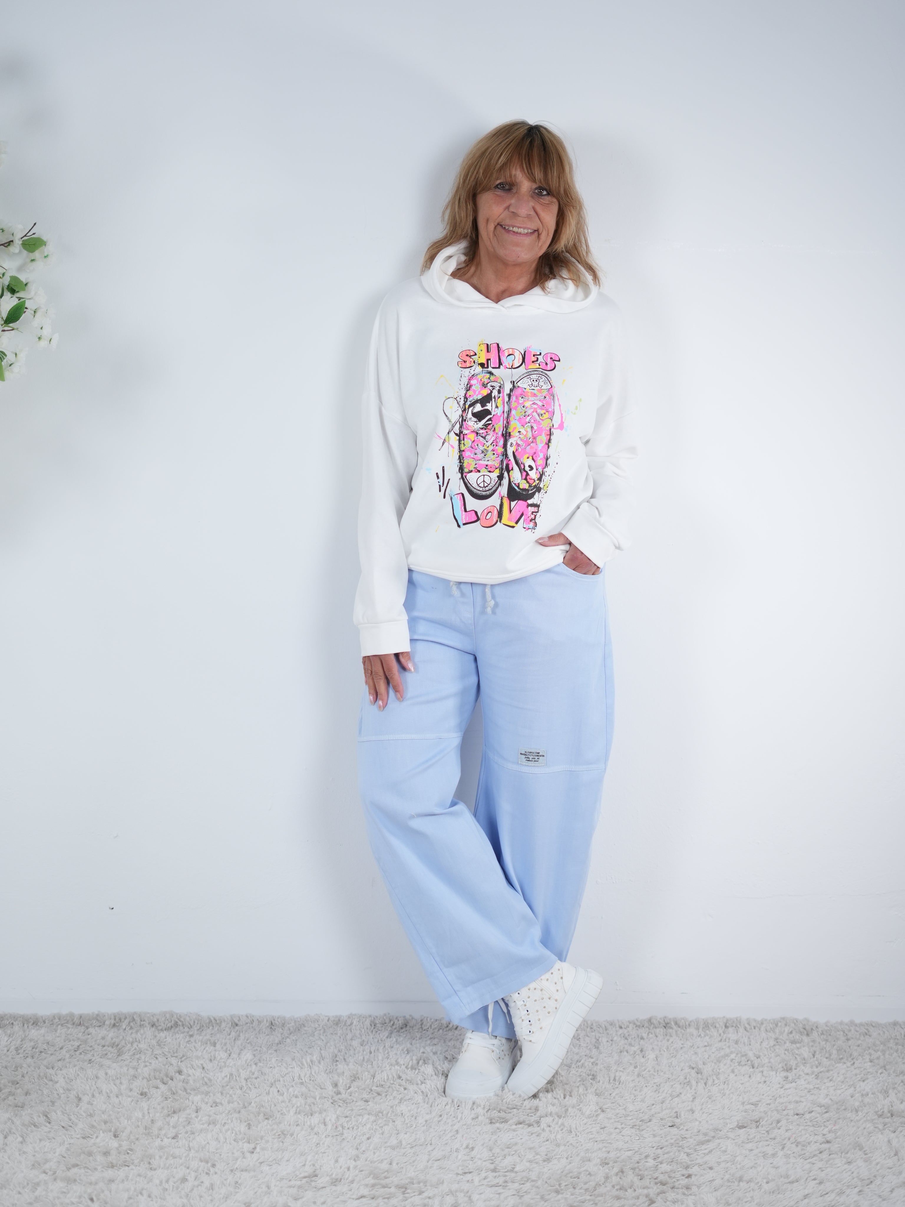 Hoody mit buntem "Schuh" Motiv