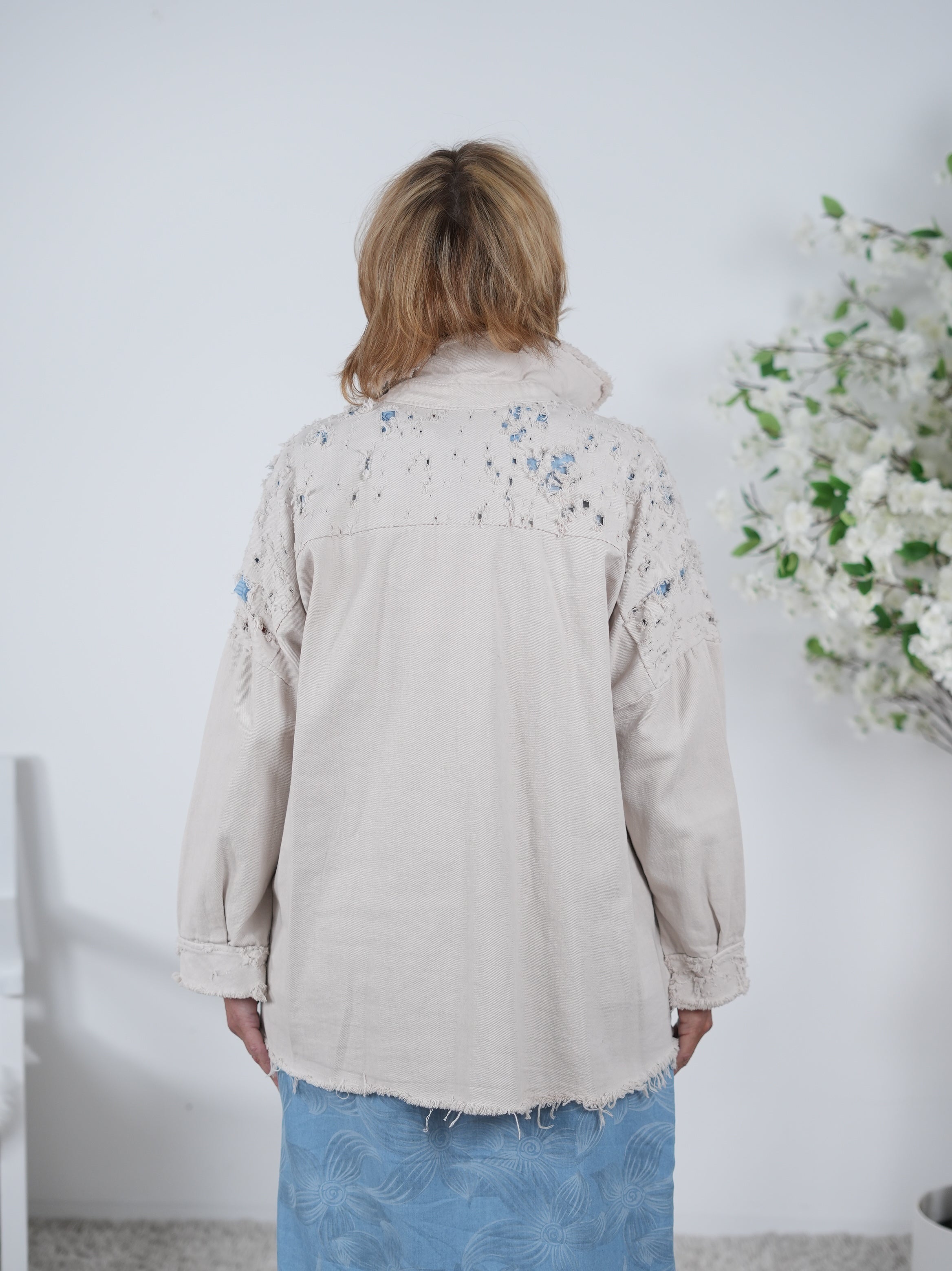 Jeans Hemd im destroyed Look, beige