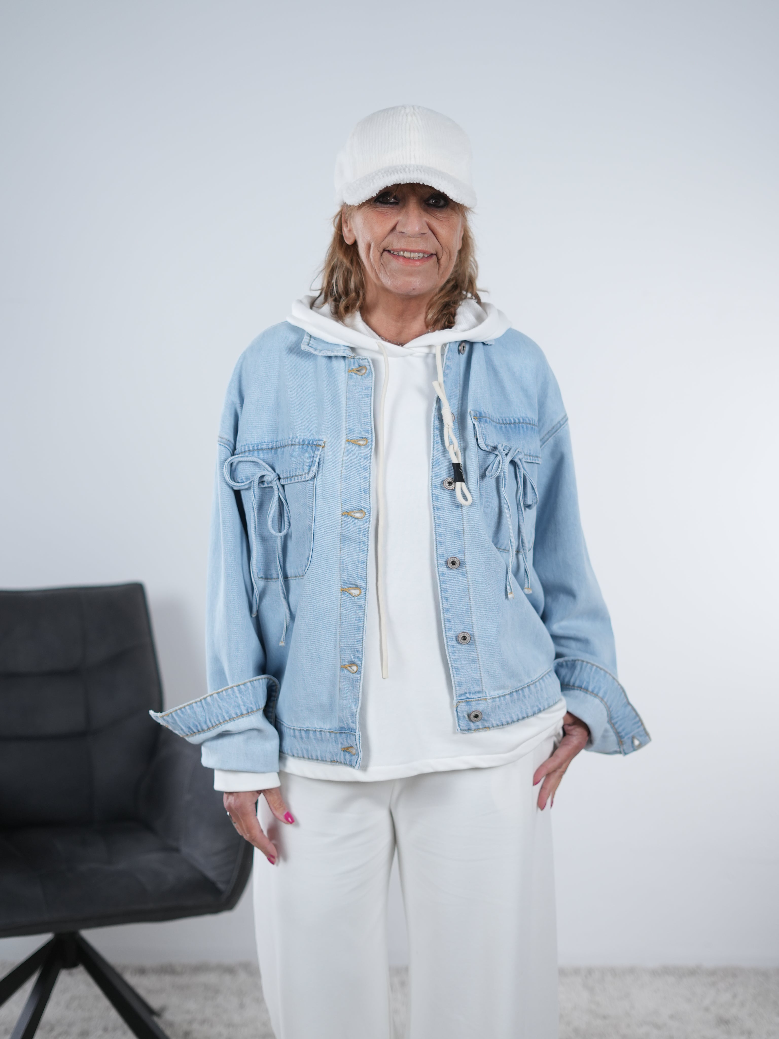 Jeans Jacke mit Bändchen