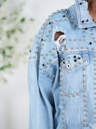 Jeans Jacke mit Nieten verziert