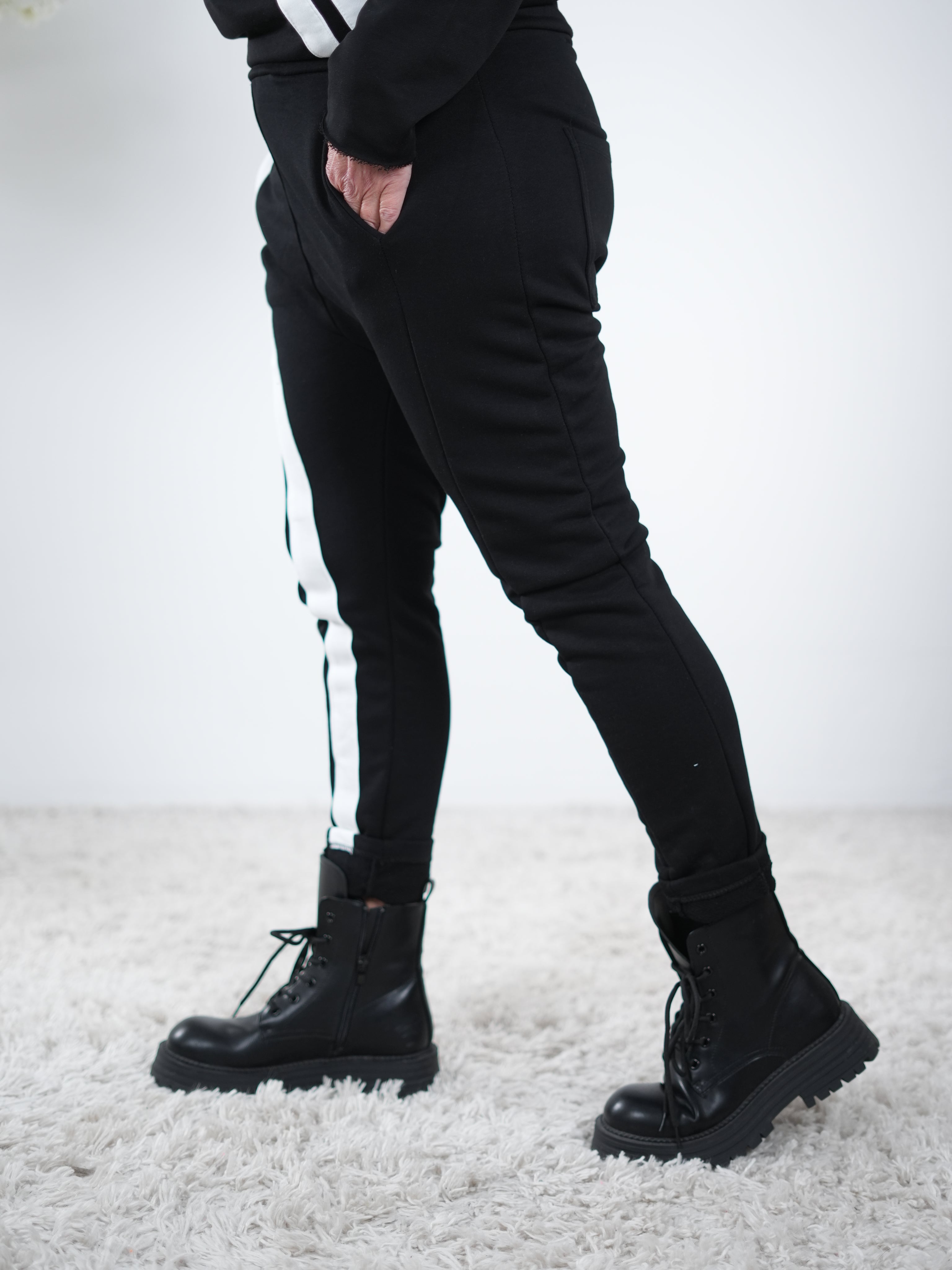 Joggy mit breiten Streifen