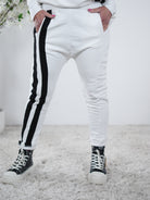Joggy mit breiten Streifen One Size (ca Gr. 38-42) Weiß