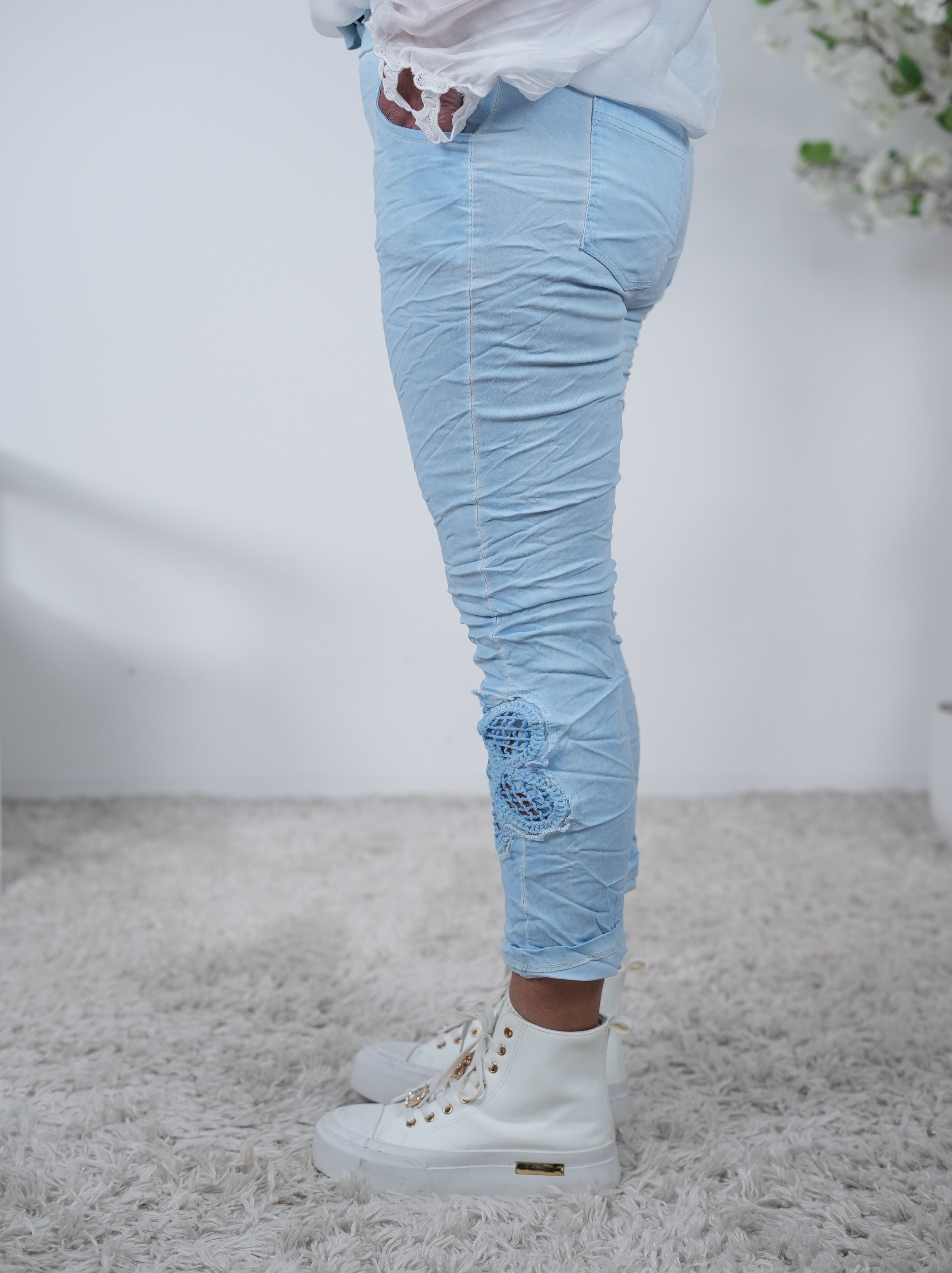 Jogpant mit Häkeleinsatz