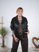 Kunstleder Blazer mit ausgestanzten Elementen