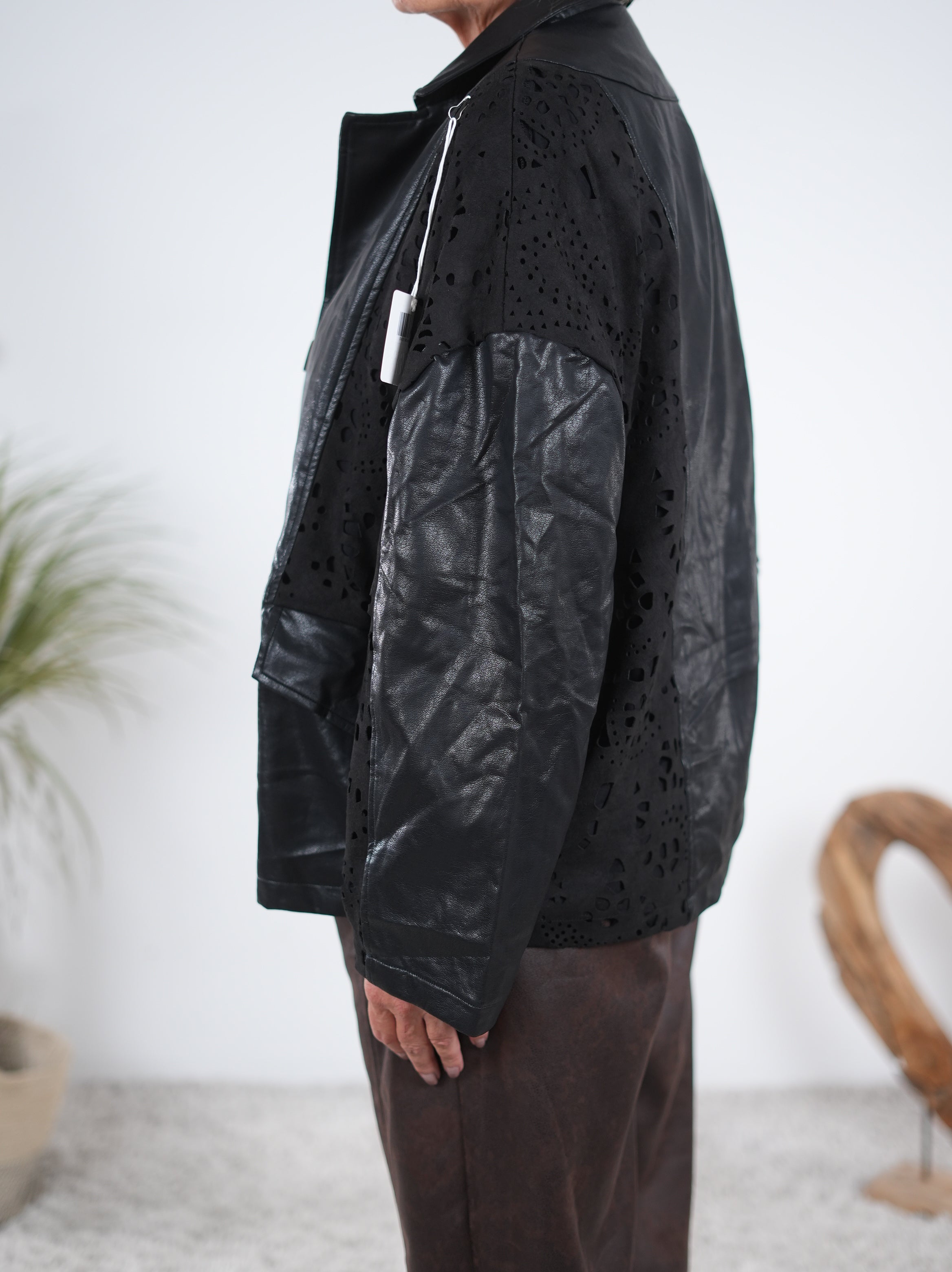 Kunstleder Blazer mit ausgestanzten Elementen