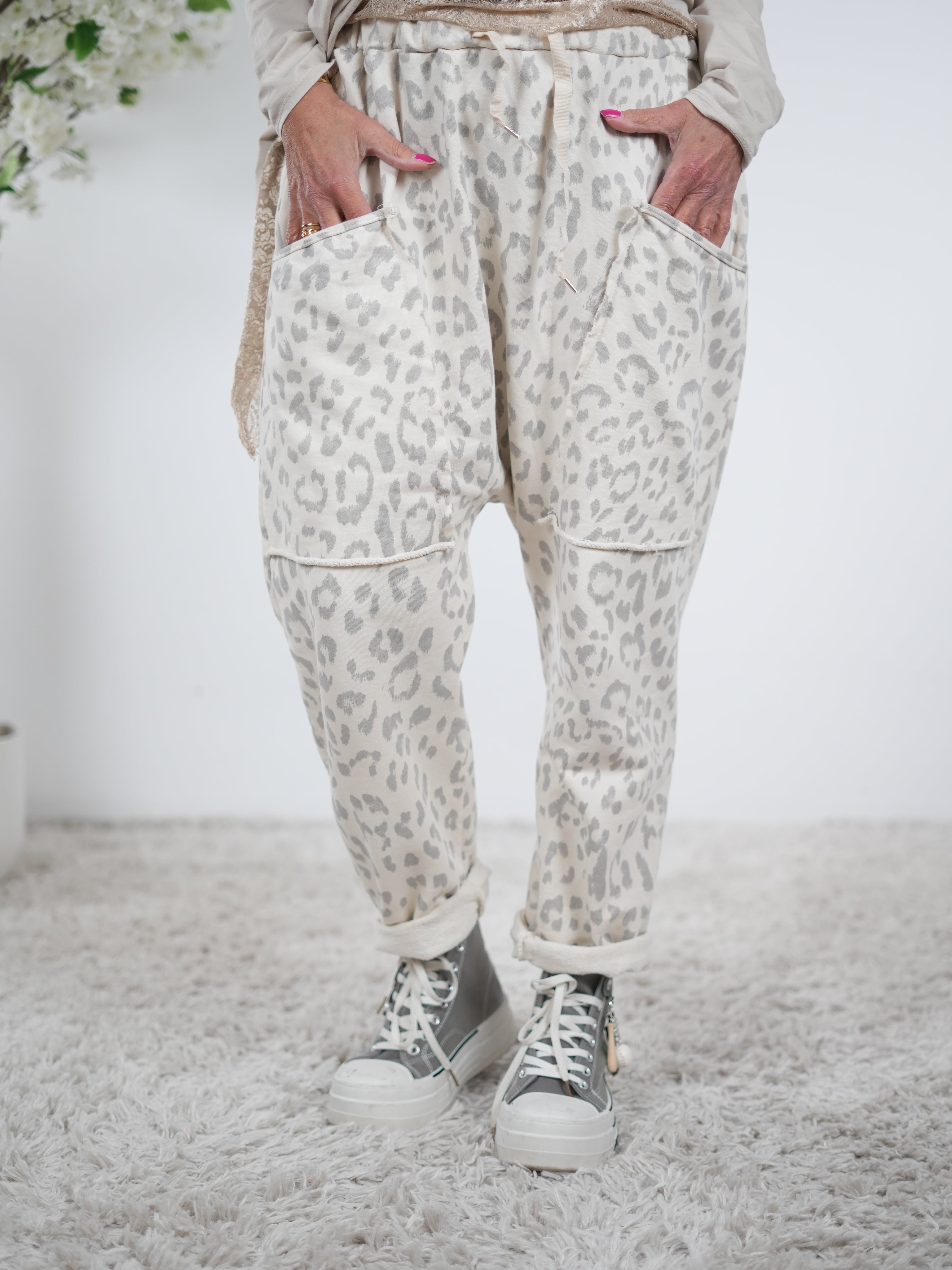 lässige Baggy im Leo Look One Size (ca Gr. 40 "oversize"-46) Beige