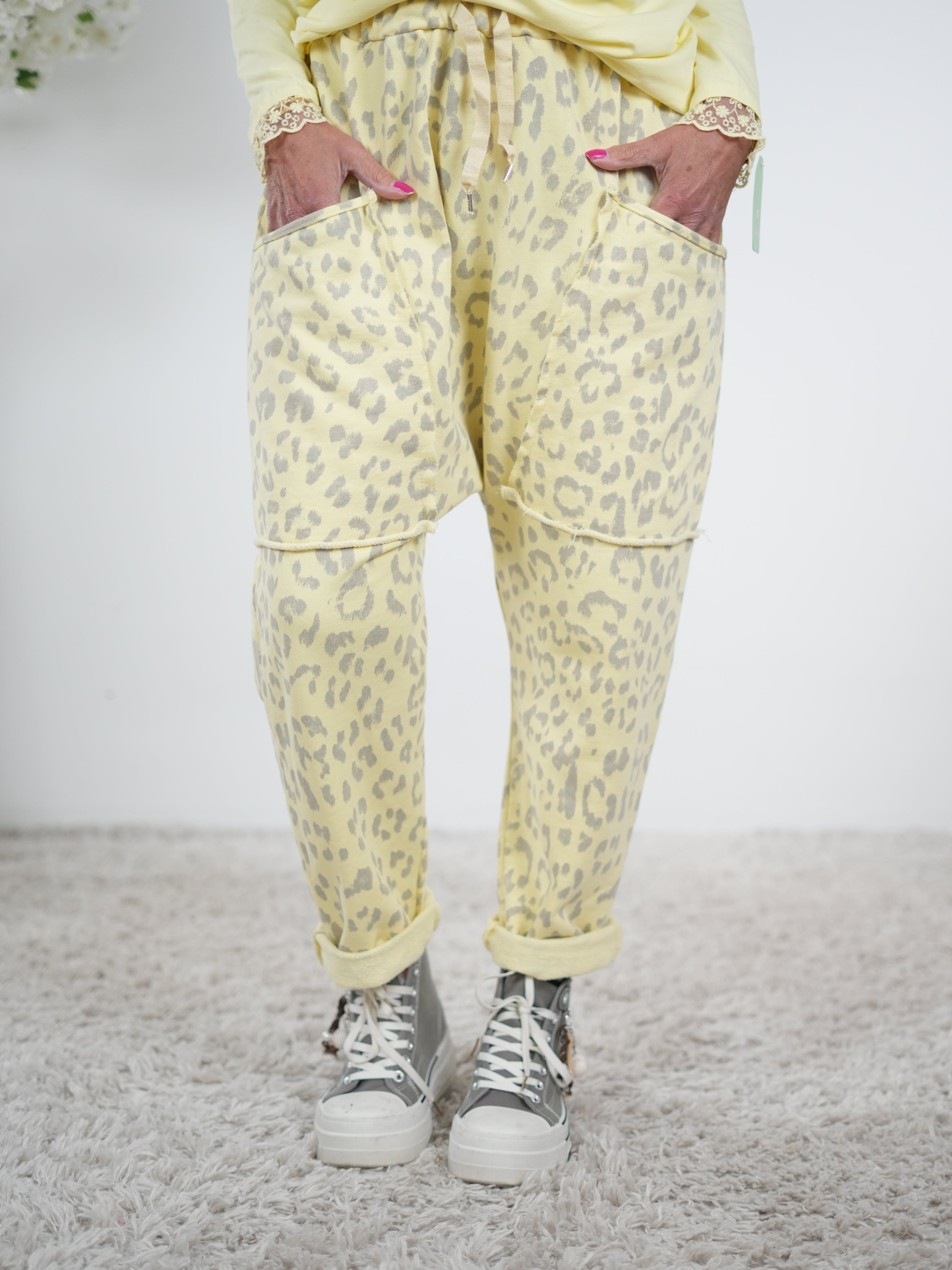 lässige Baggy im Leo Look One Size (ca Gr. 40 "oversize"-46) Gelb