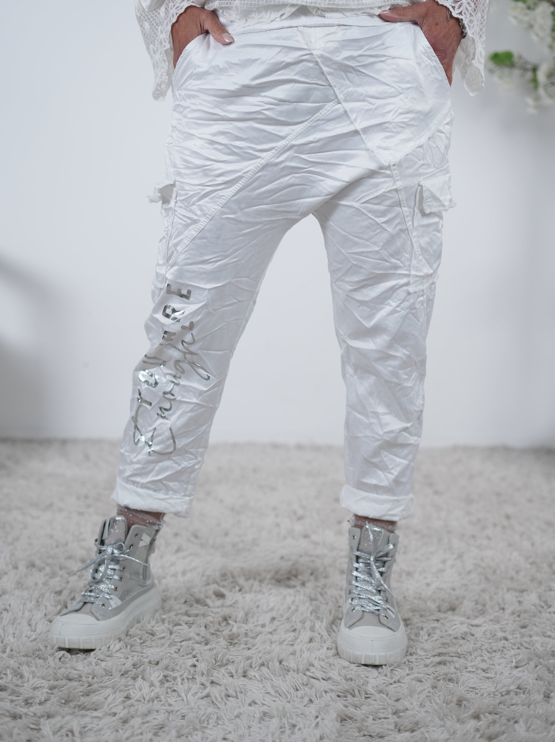 Lässige Baggy mit Satin-Glanz One Size (ca Größe 42-44 46) Weiß