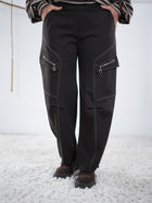 Lässige Wide-Leg-Hose mit Kontrastnähten und Zipper-Details