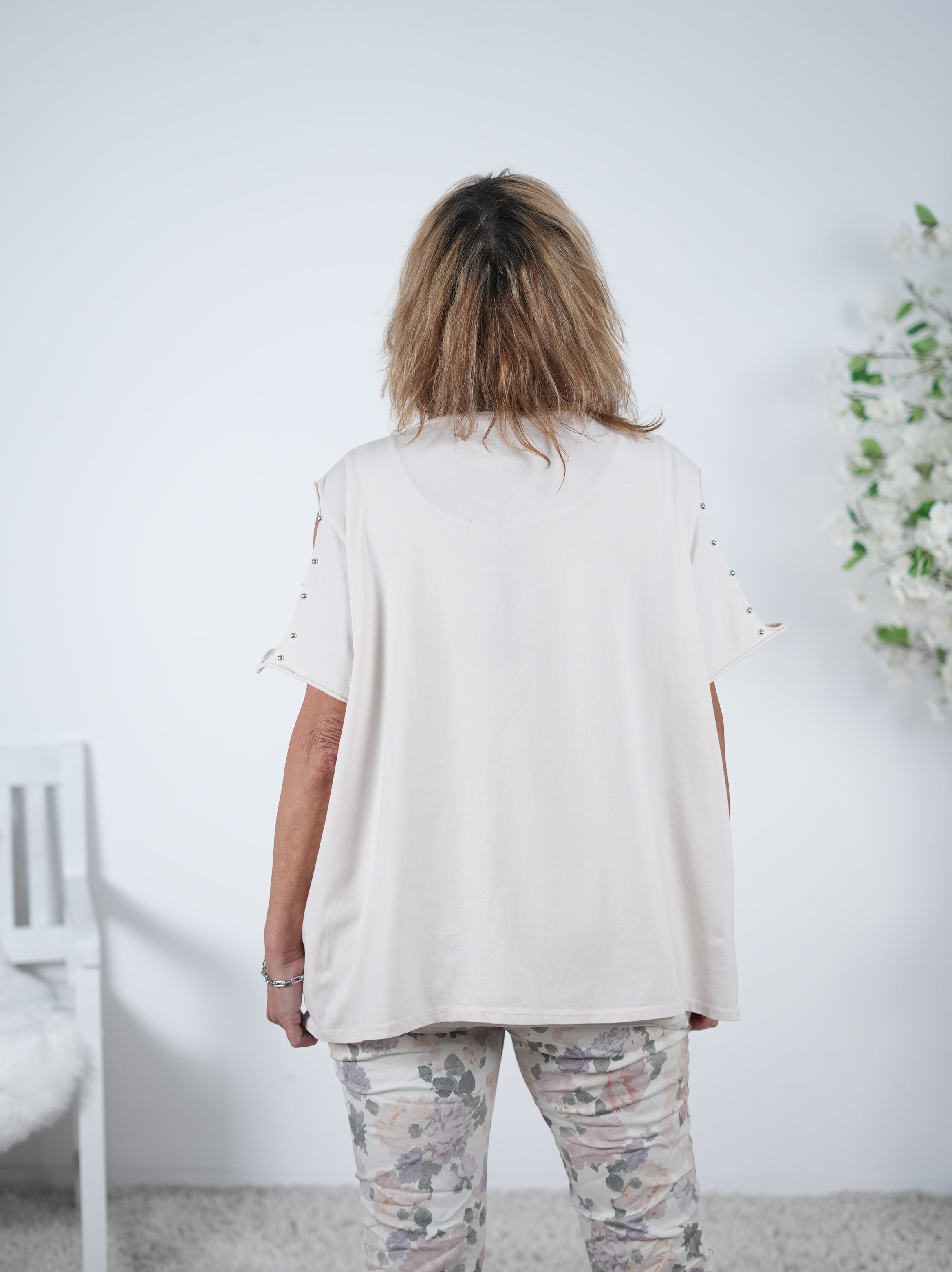 Lässiges Shirt mit Nieten verziert