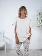 Lässiges Shirt mit Nieten verziert One Size (ca Größe 38-44) Beige