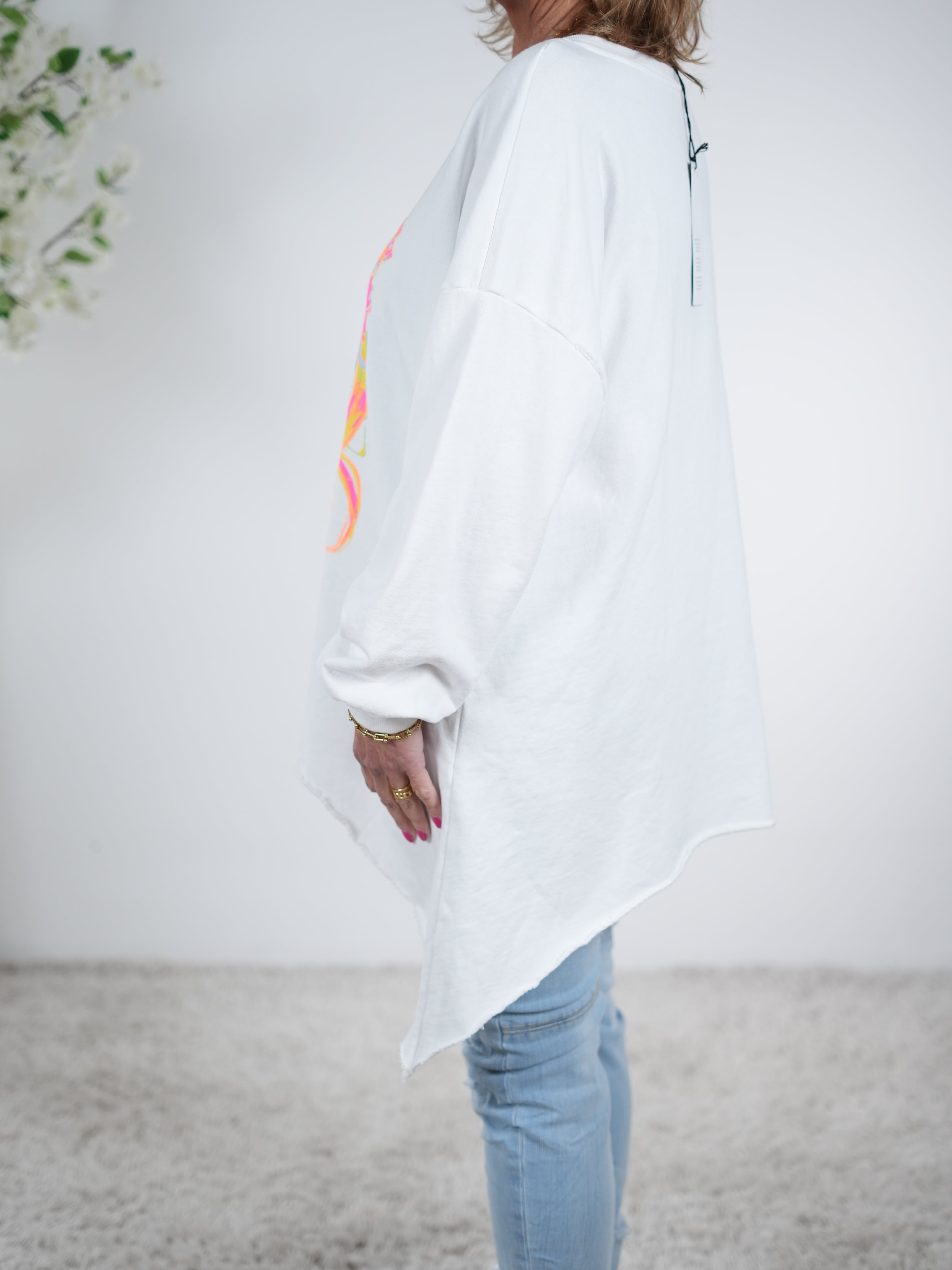 lässiges Sweaty mit Peace Zeichen in neon