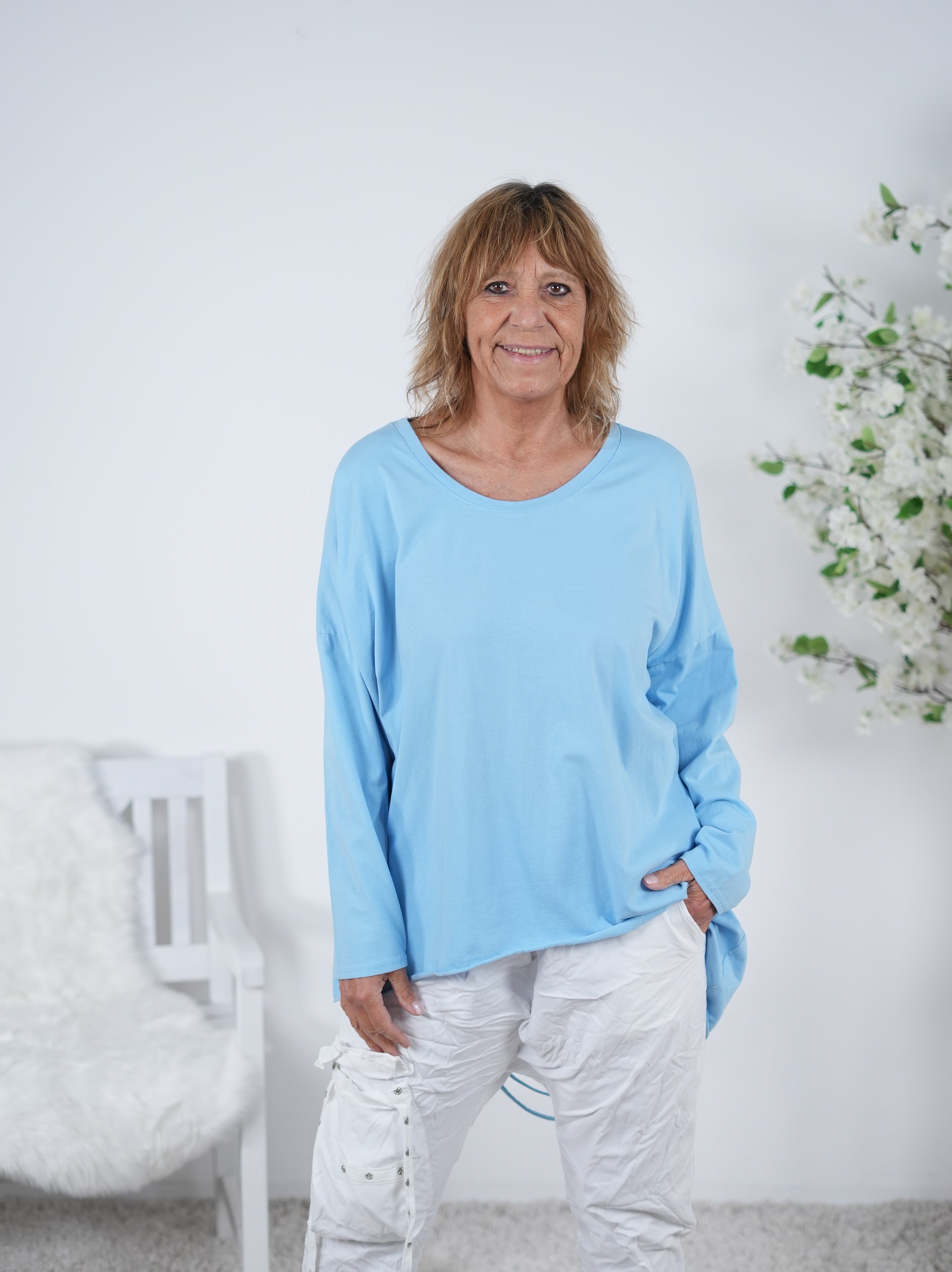 Langarmshirt mit Cut-Out Rücken One Size (ca Gr. 40 "oversize"-46) Blau