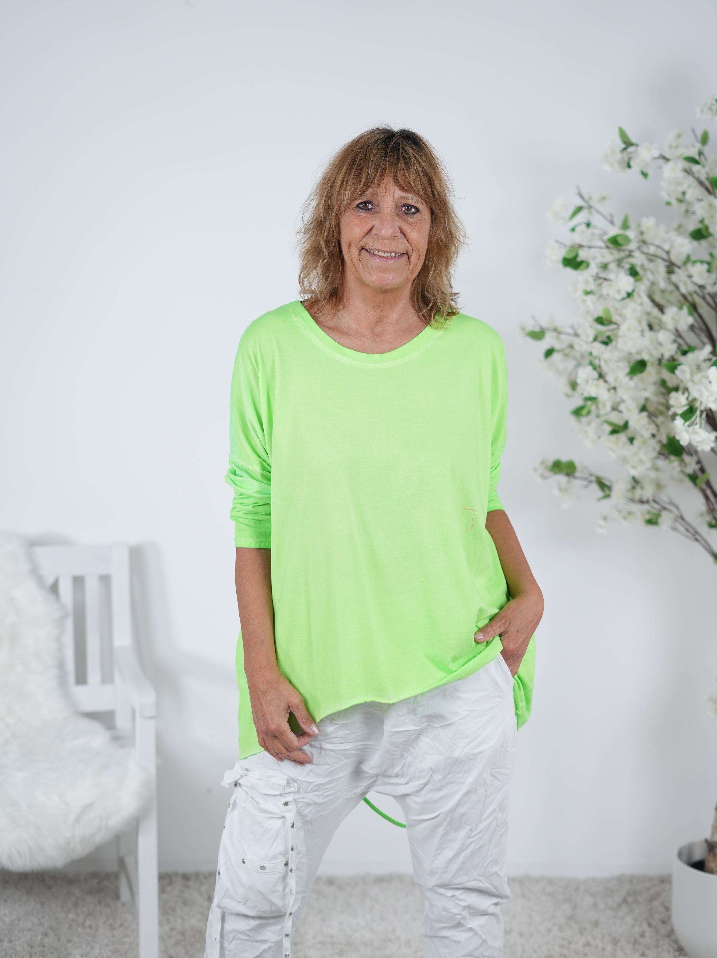 Langarmshirt mit Cut-Out Rücken One Size (ca Gr. 40 "oversize"-46) Neon Grün