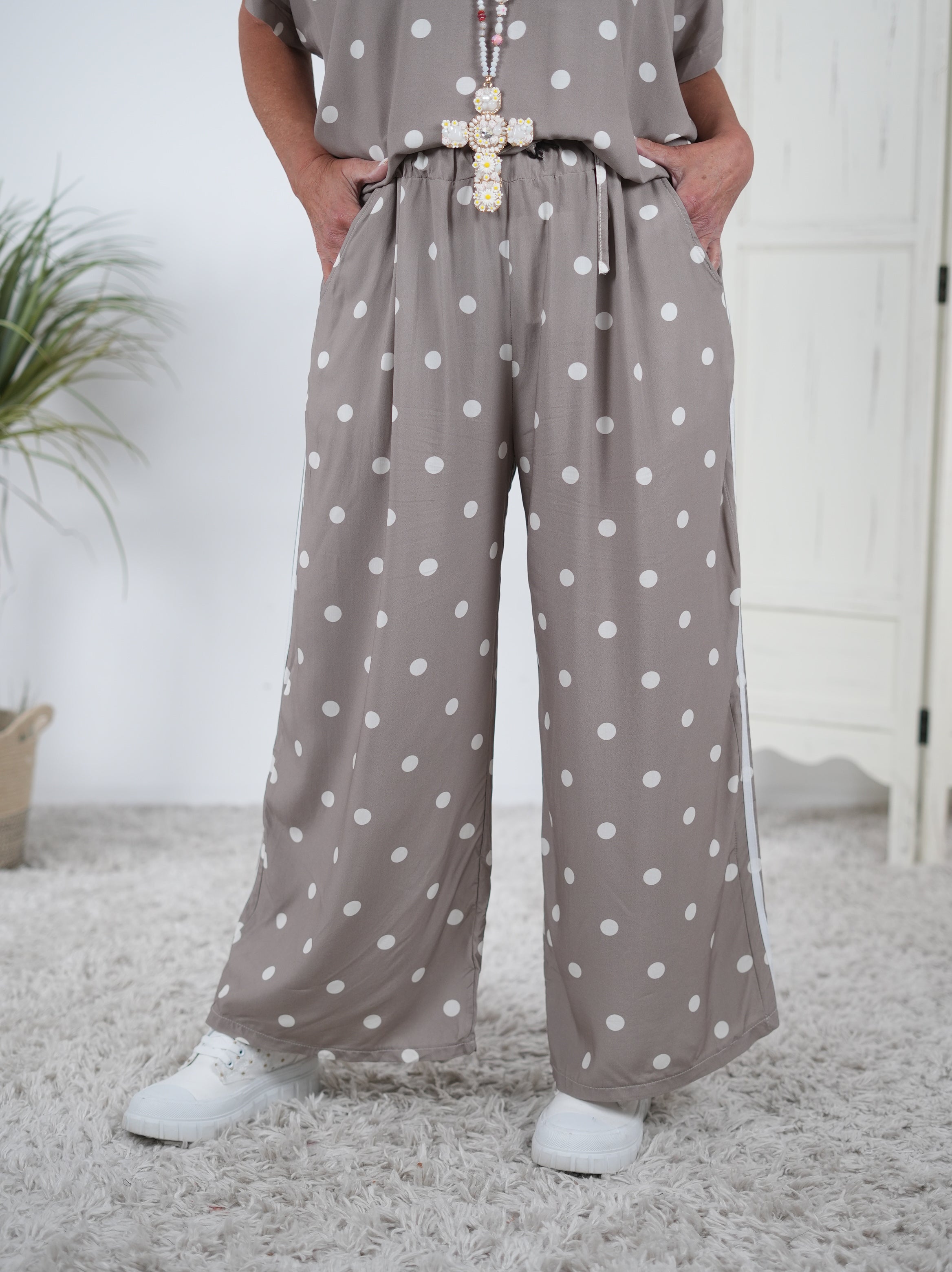 Leichte Marlene Hose im Dot Design Taupe