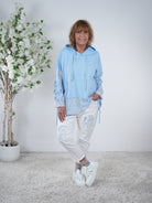 leichter Hoody mit auffälligen Ärmeln und Spitze am Abschluss