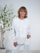 leichter Hoody mit auffälligen Ärmeln und Spitze am Abschluss One Size (ca Gr. 40-44) Weiß