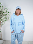 leichter Hoody mit Patches One Size (ca Größe 38 "oversize"-44) Blau