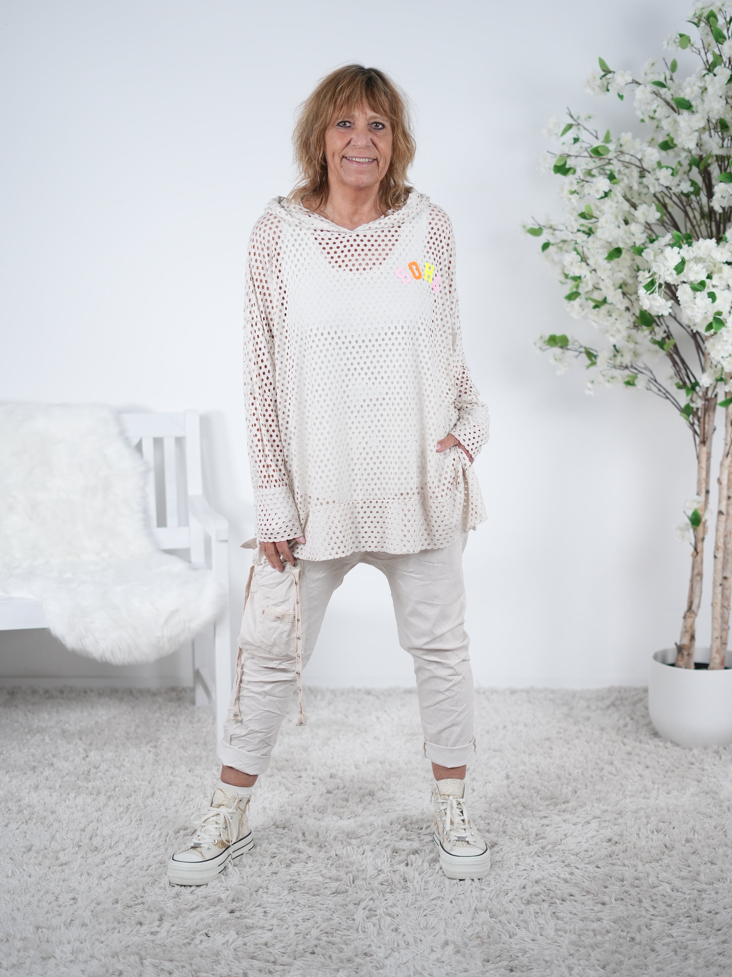 Leichter Netz Hoody mit bunten Buchstaben Einheitsgröße (ca Gr. 42 "oversize"-46 48) Beige