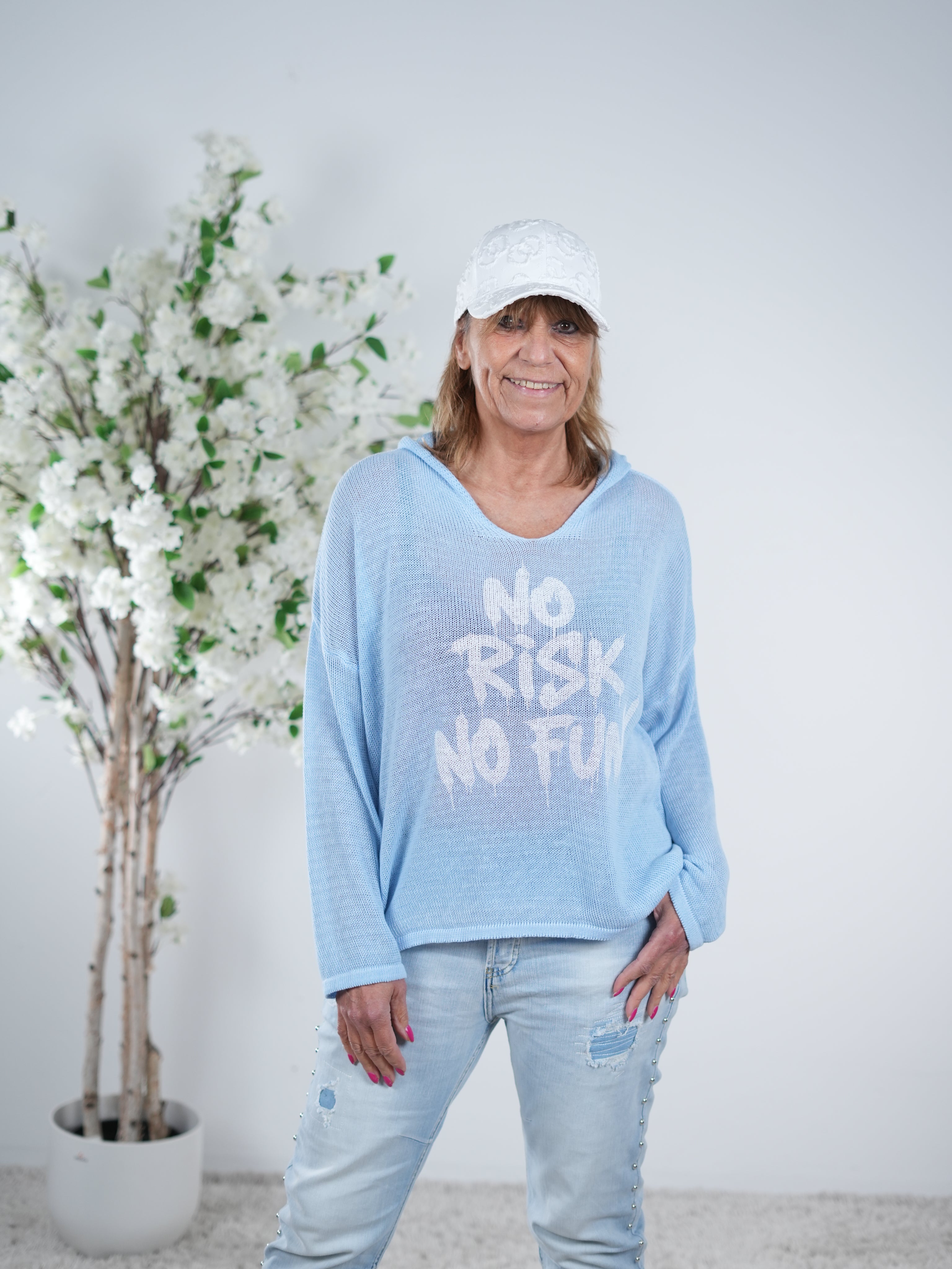 leichter Strickpulli mit Kapuze und Schriftzug One Size (ca Größe 38-42 44) Blau