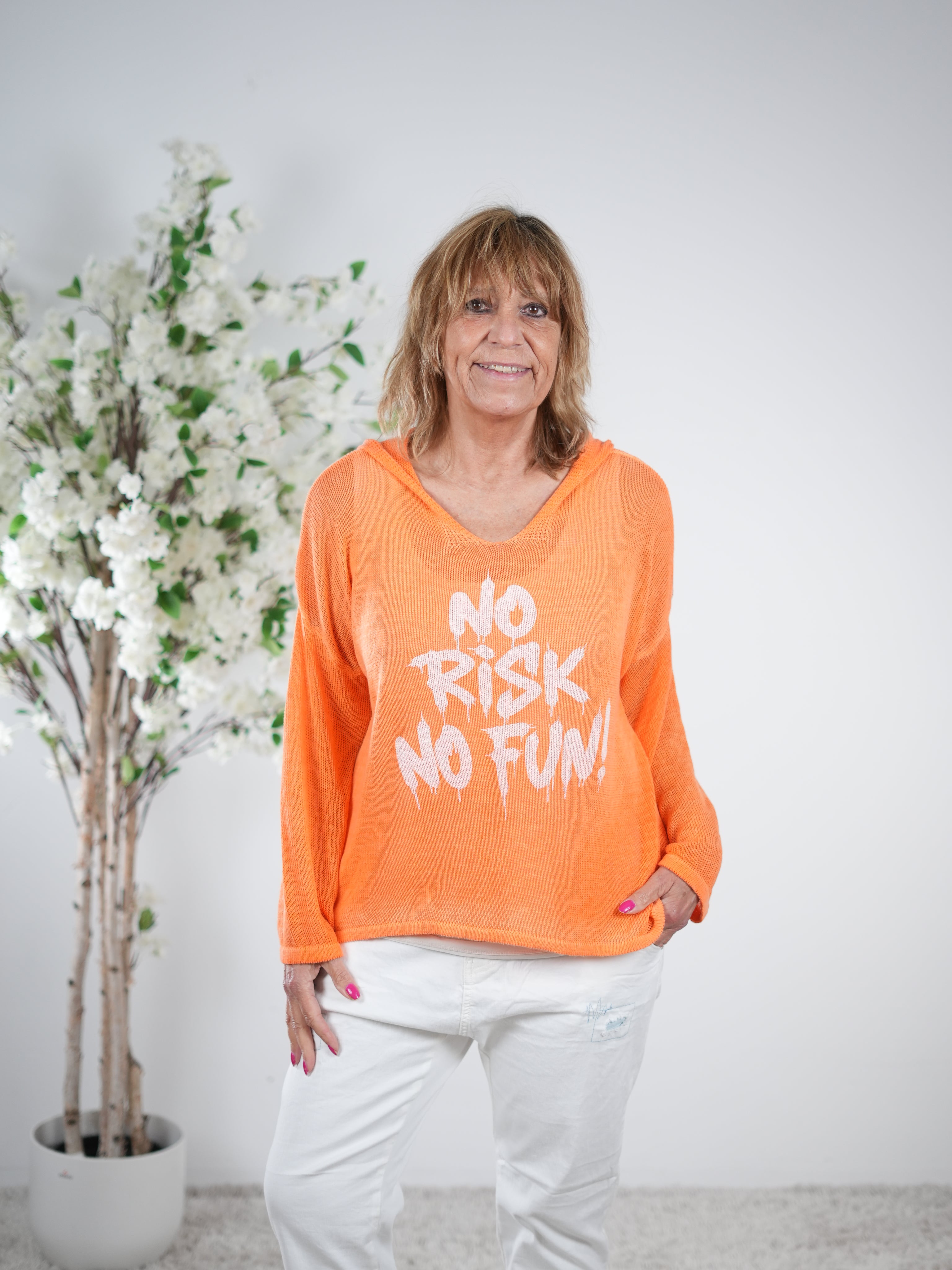 leichter Strickpulli mit Kapuze und Schriftzug One Size (ca Größe 38-42 44) Orange