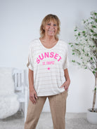 leichtes oversize Shirt mit Neon Schriftzug Beige