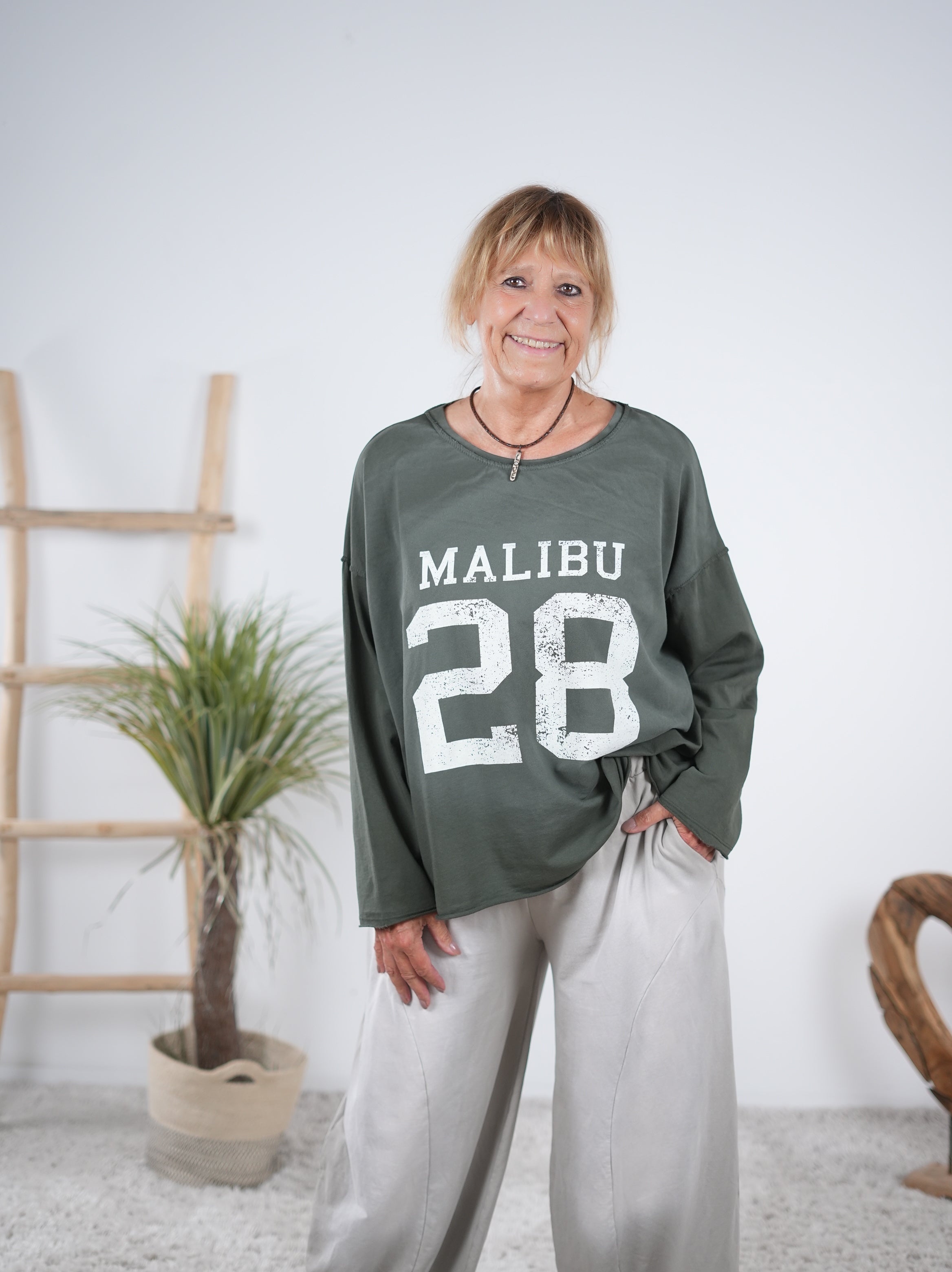leichtes Sweaty mit Rundhalsausschnitt und "Malibu" Print Olive