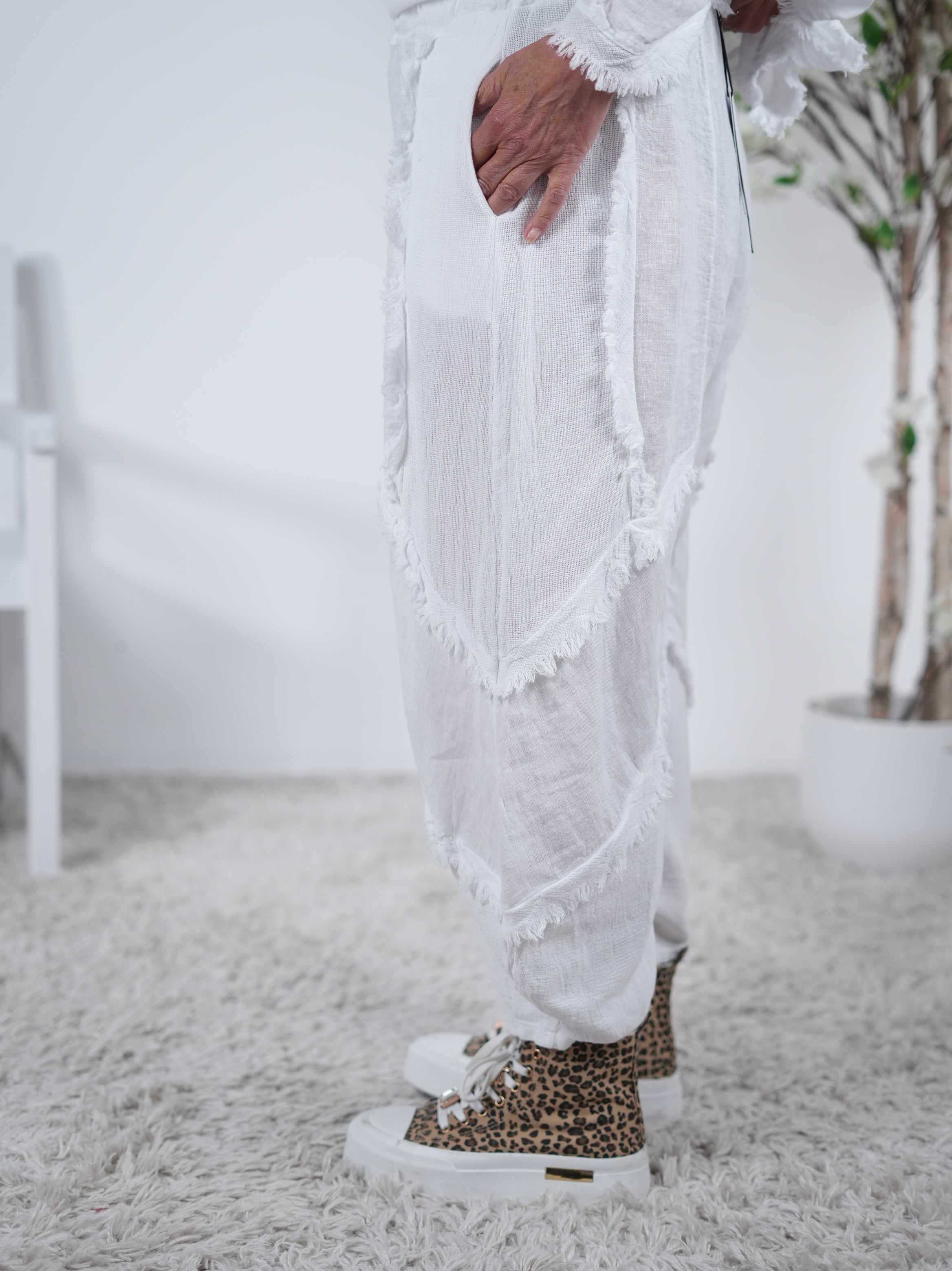 Leinen Pants mit Fransen und Gummibund