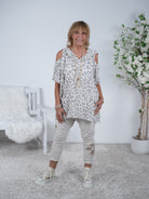 Leinen Shirt mit Cut Outs im Leo Look Einheitsgröße (ca Gr. 38 "oversize"-44) Beige