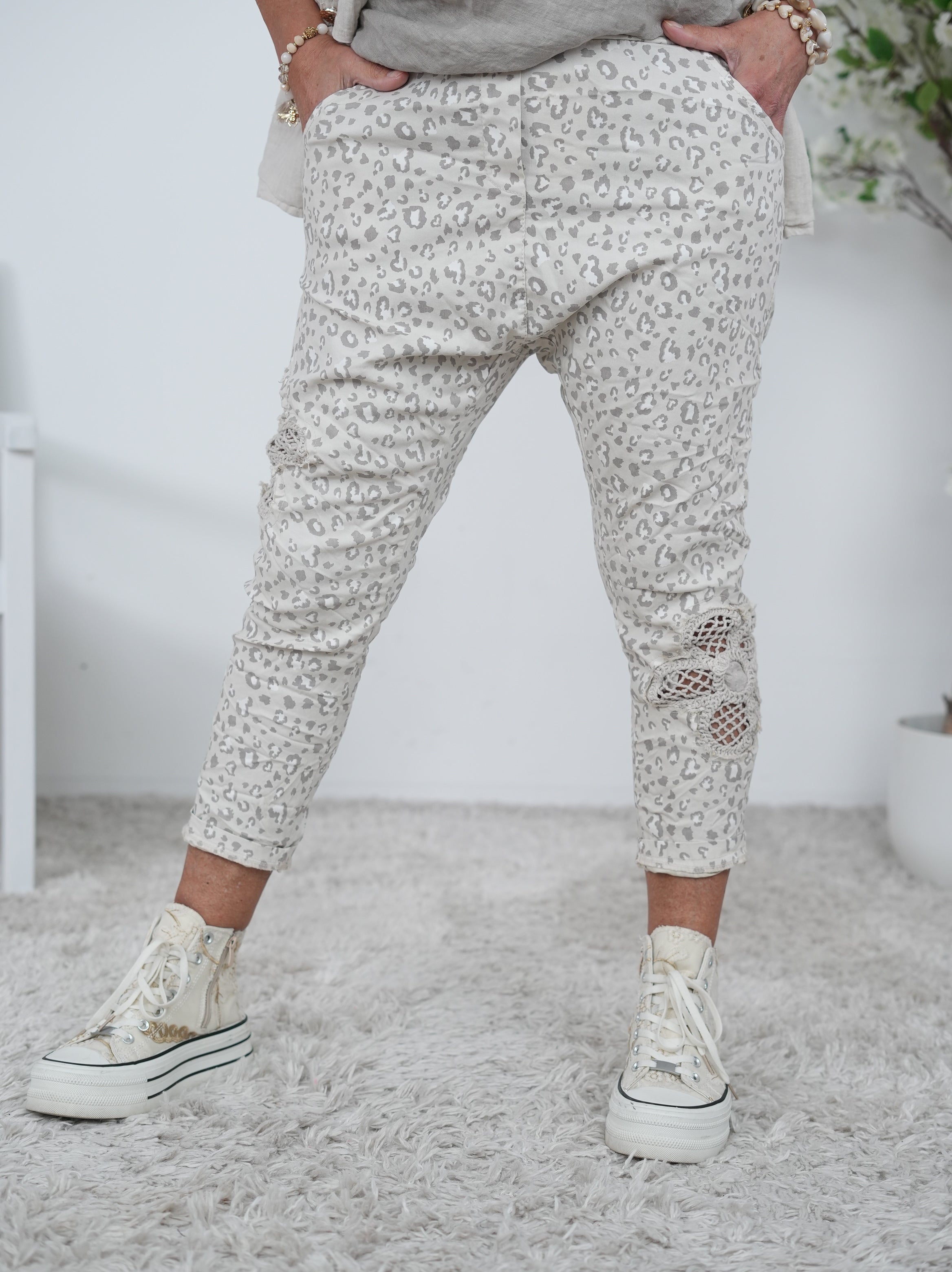 Leo Baggy mit Häkeleinsatz Einheitsgröße (ca Gr. 40-44) Beige